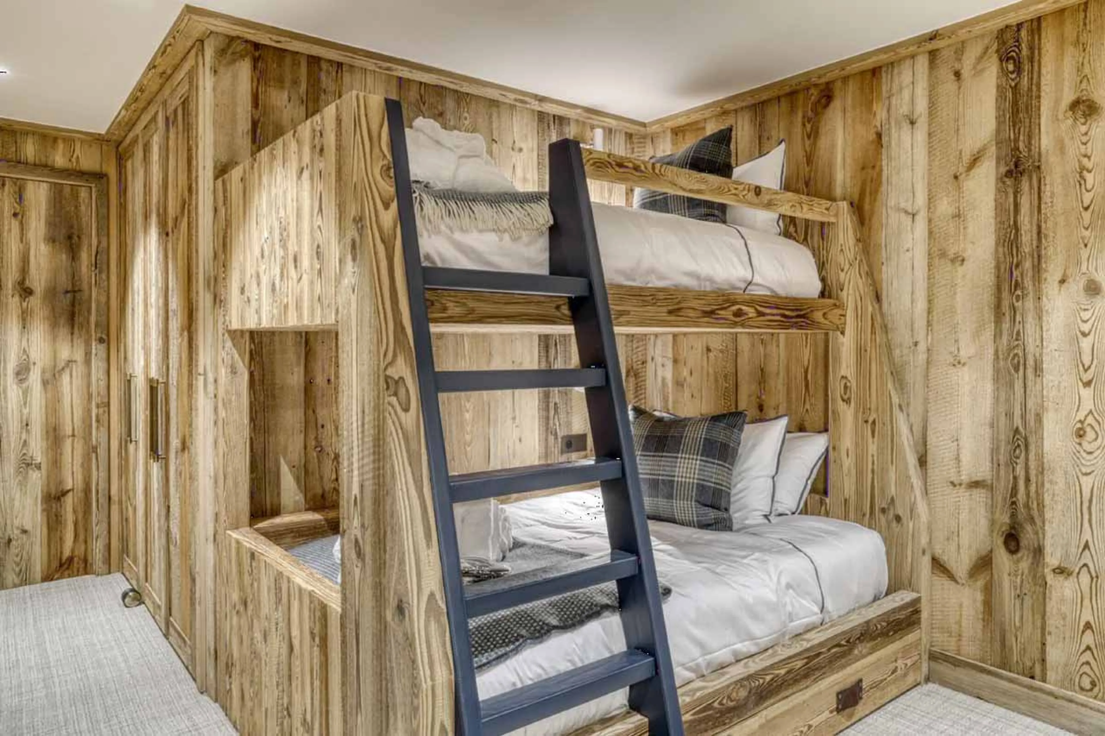 Bedroom 1 bunk beds at Chalet Etoile du Nord in Megeve
