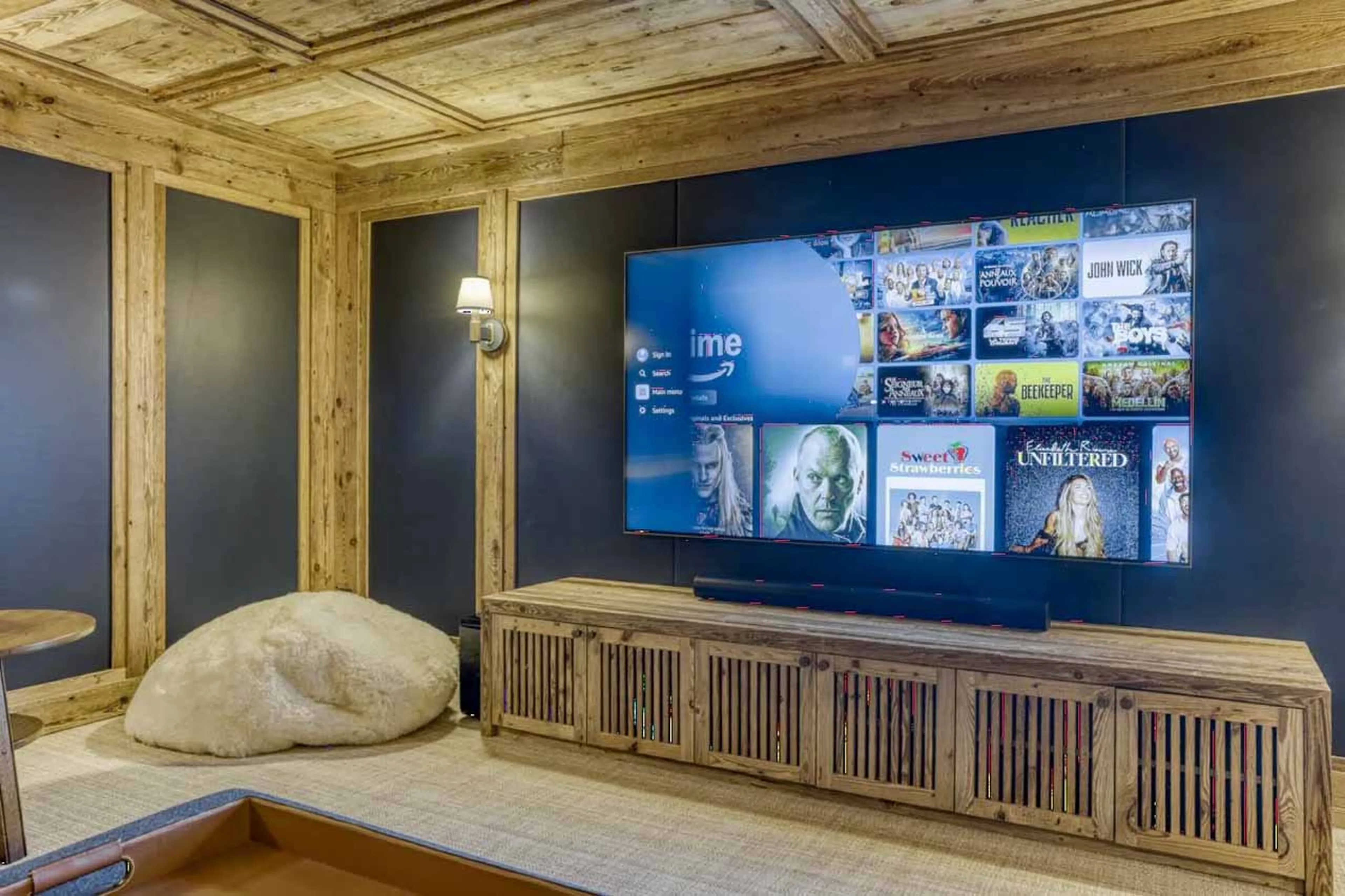 TV room at Chalet Etoile du Nord in Megeve