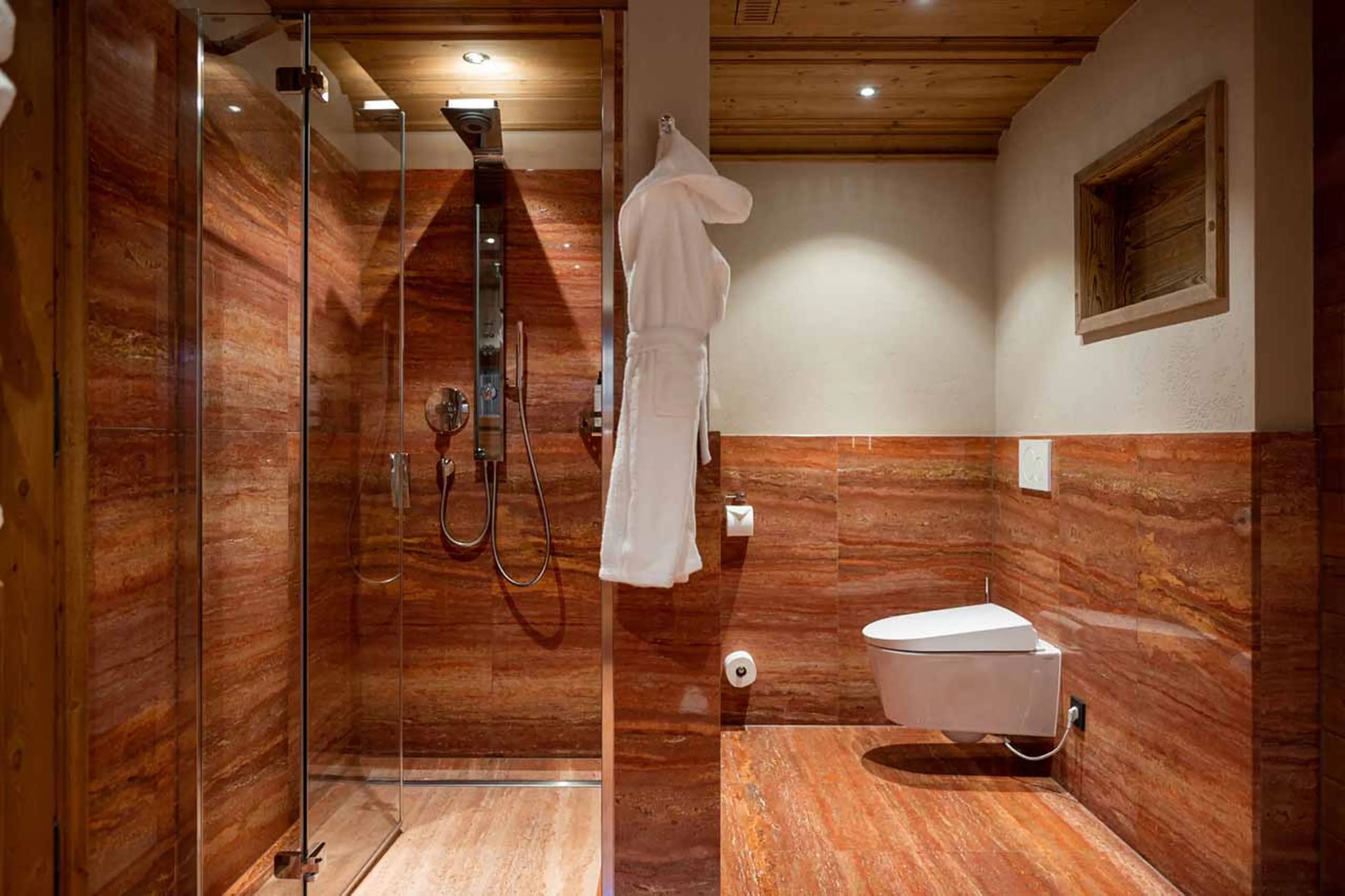 Bathroom four at Chalet Falcon in Lech