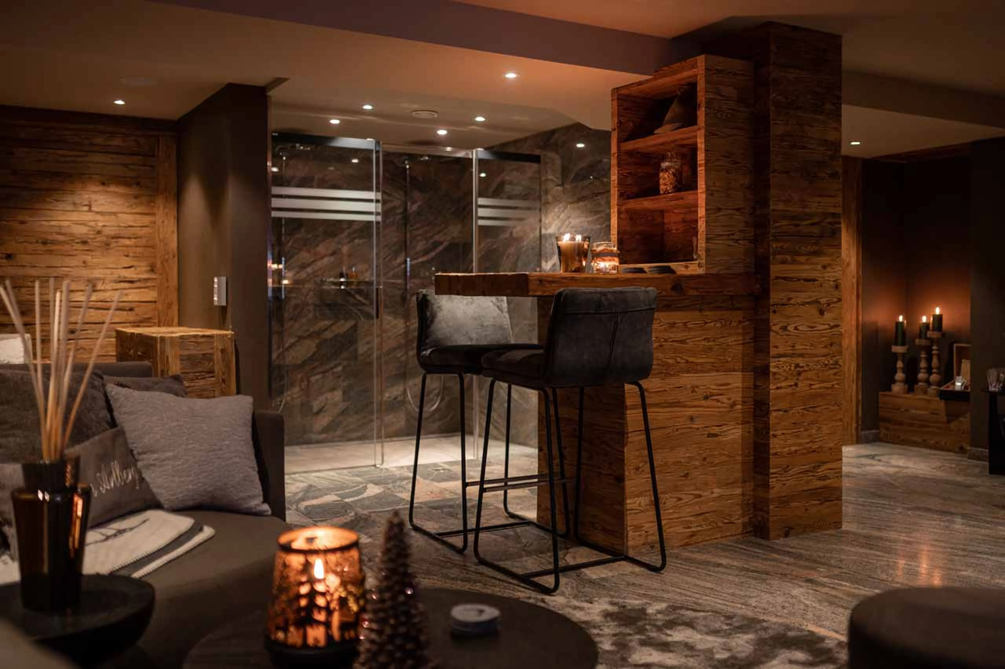 Bar in spa area at Chalet Falcon in Lech