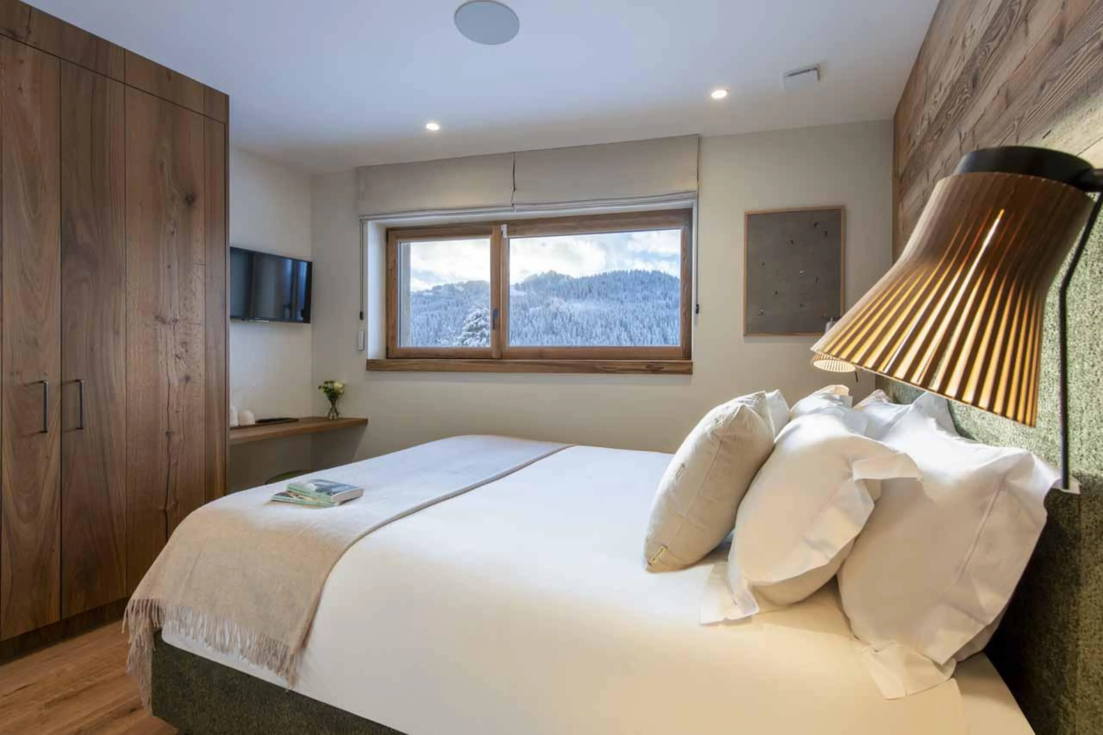 Double bedroom in Chalet Fika, Les Gets