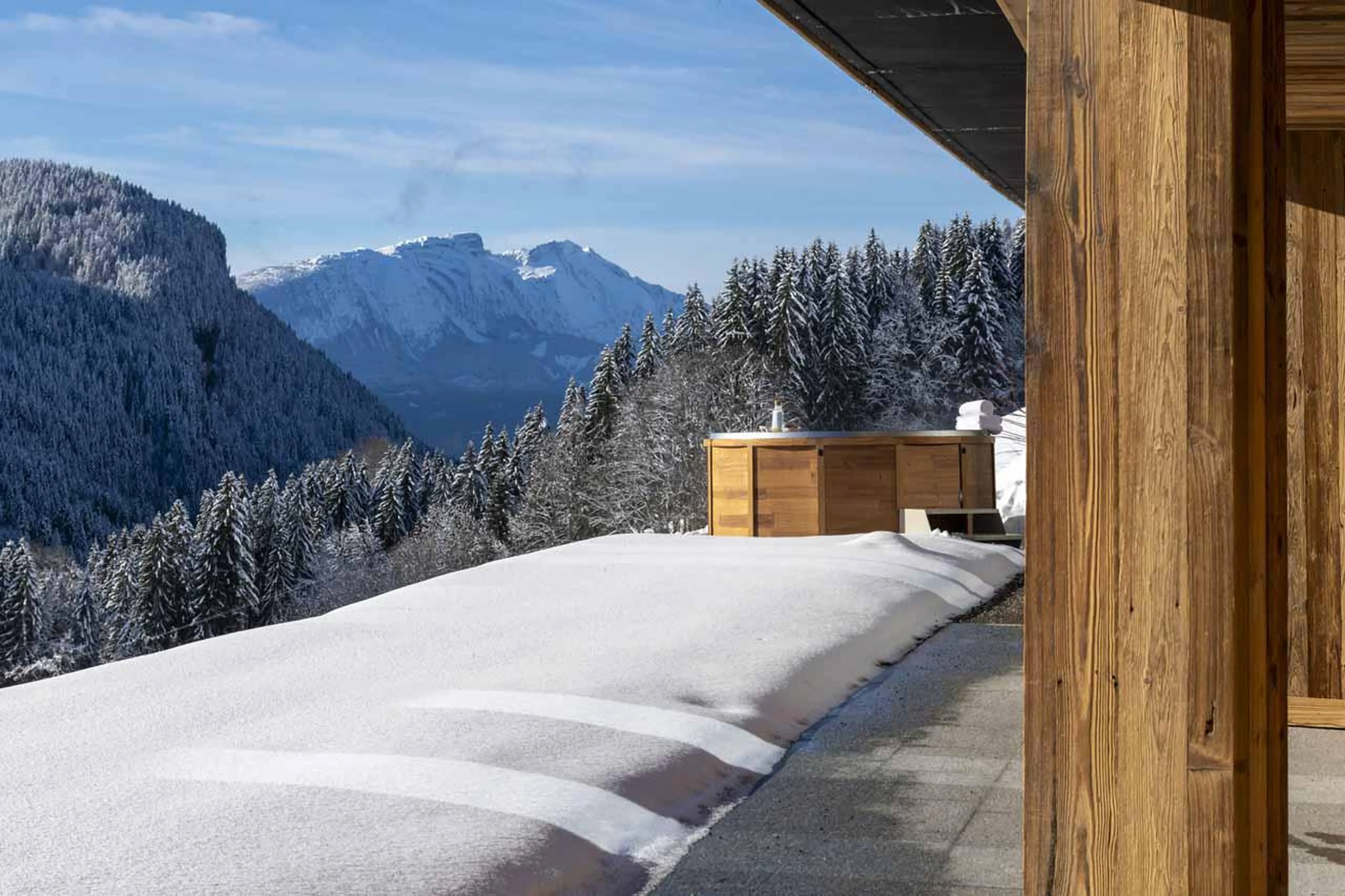 Hot tub on terrace in Chalet Fika, Les Gets