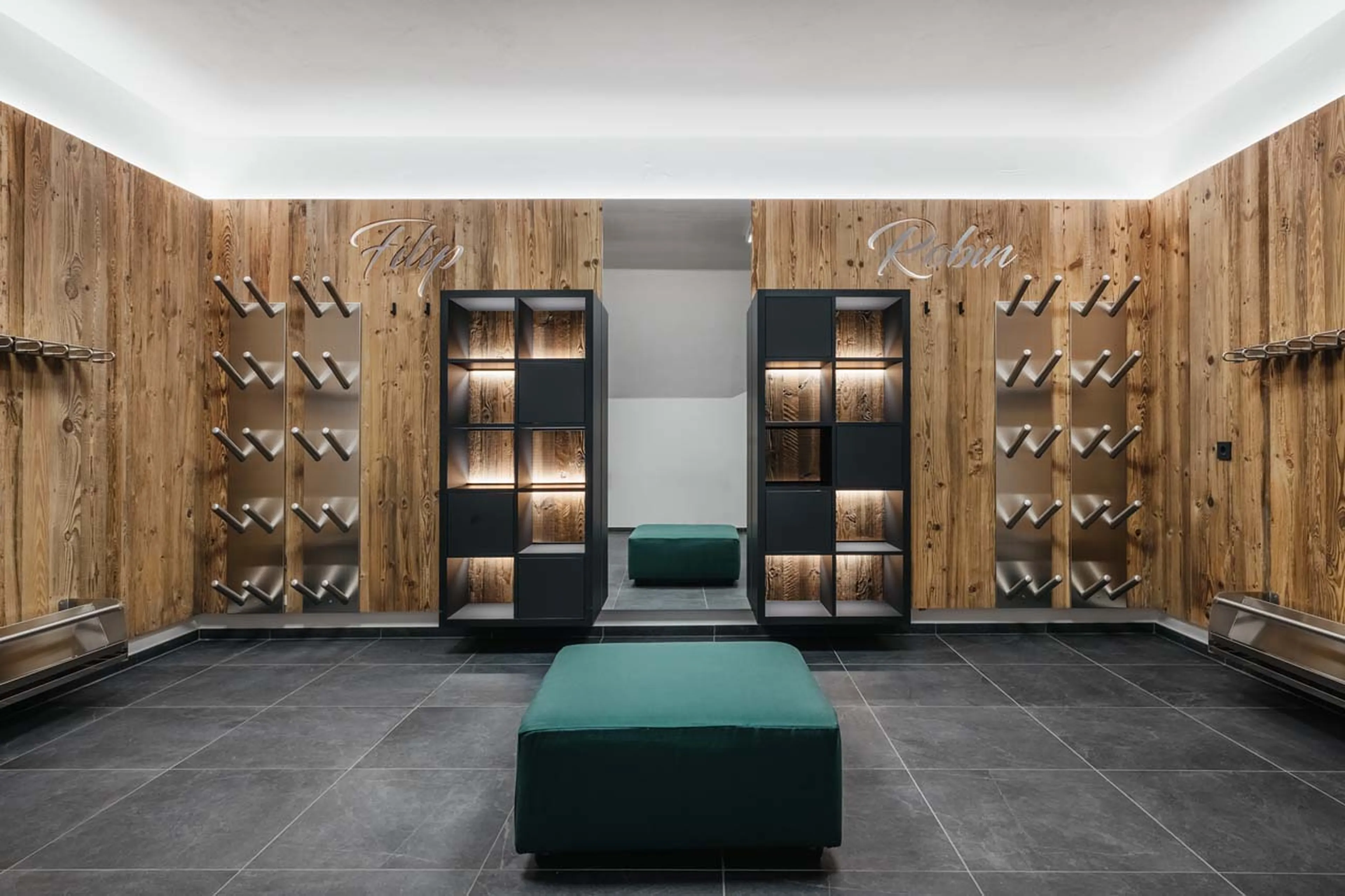 Heated boot racks, storage and seating in Chalet Filip, Val Gardena