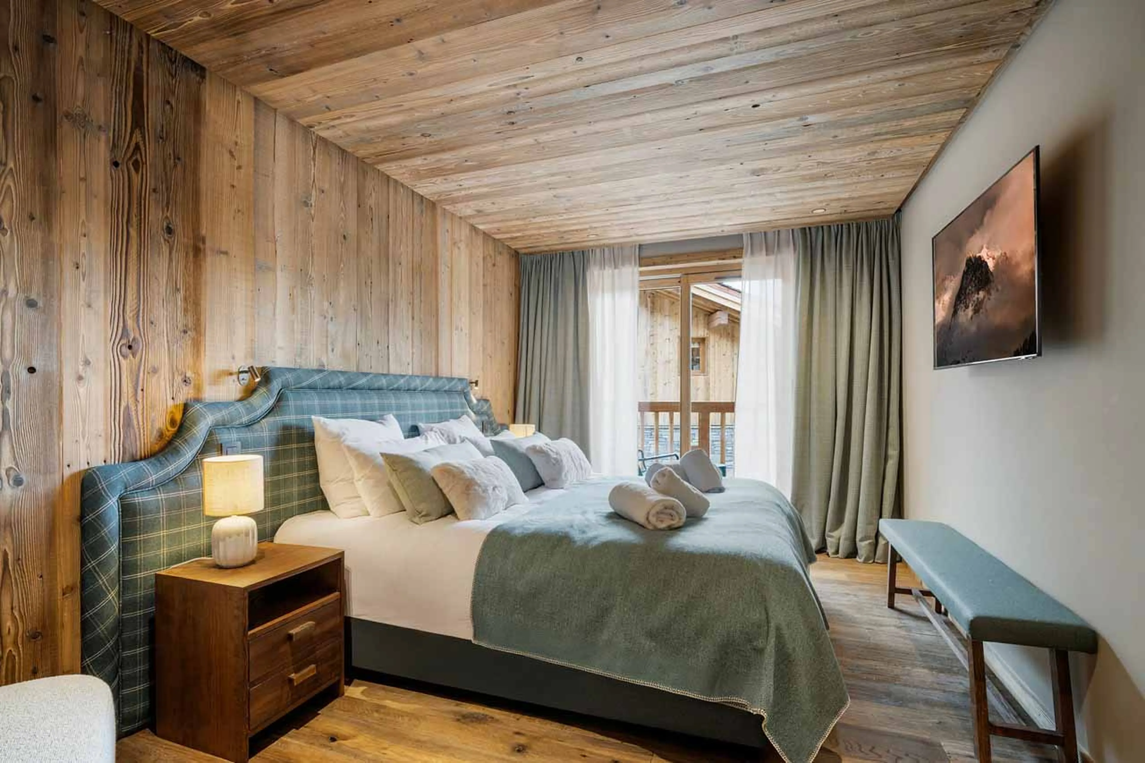 Bedroom 1 balcony at Chalet Flocon des Iles in St Martin de Belleville