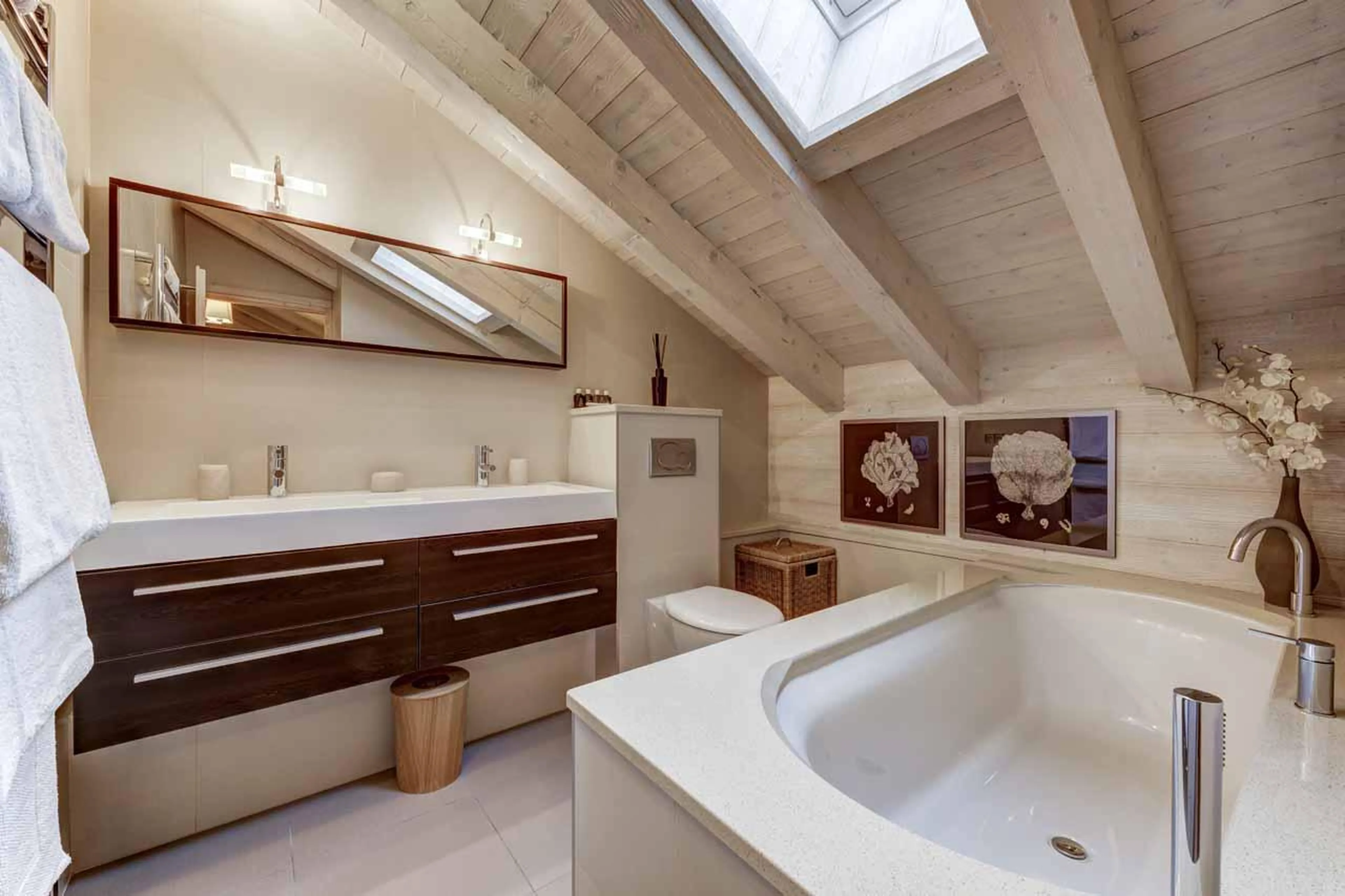 En-suite bathroom with double basin at Floralie Penthouse in St Martin de Belleville