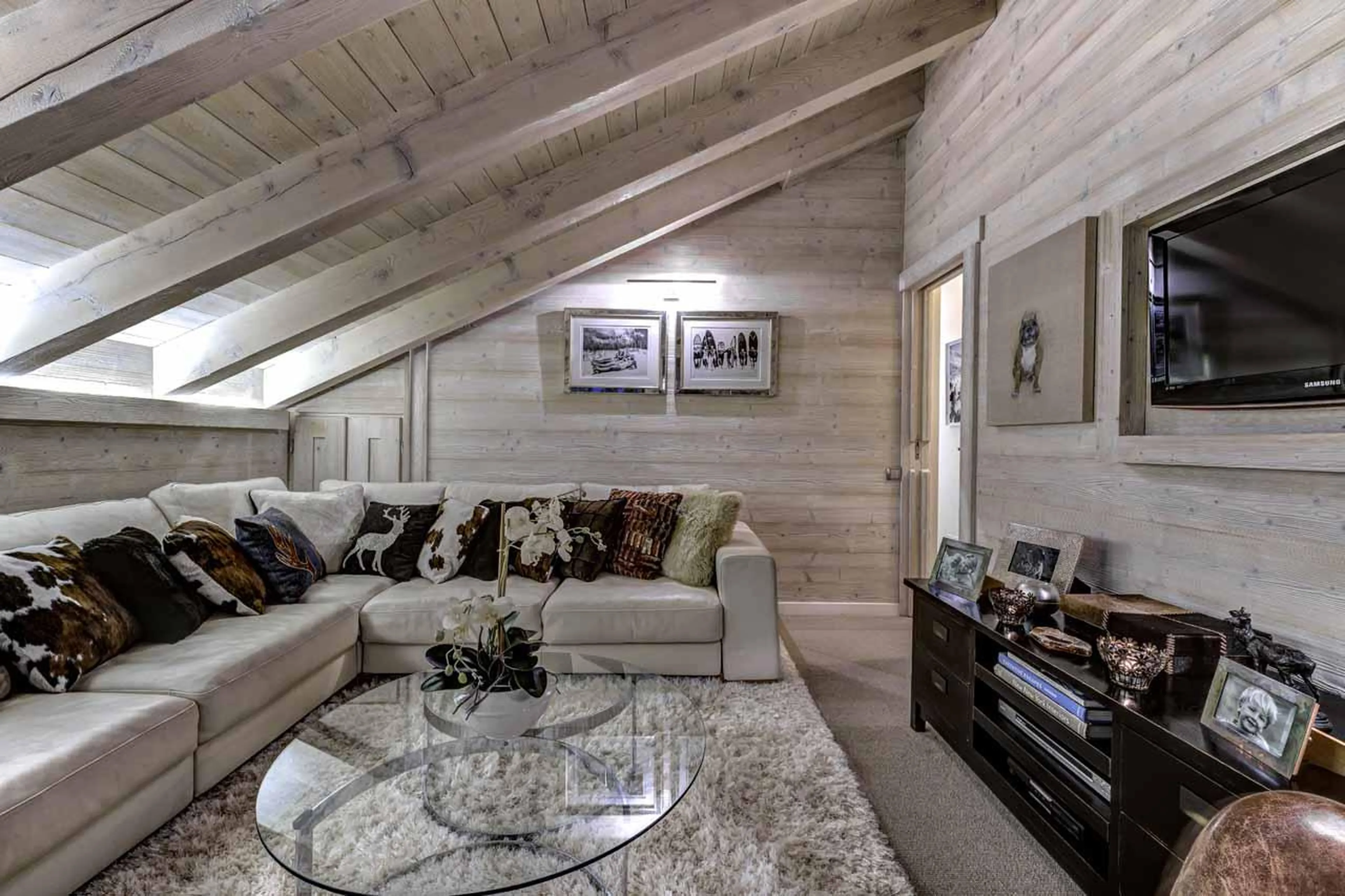 Penthouse living room at Chalet Floralie in St Martin de Belleville