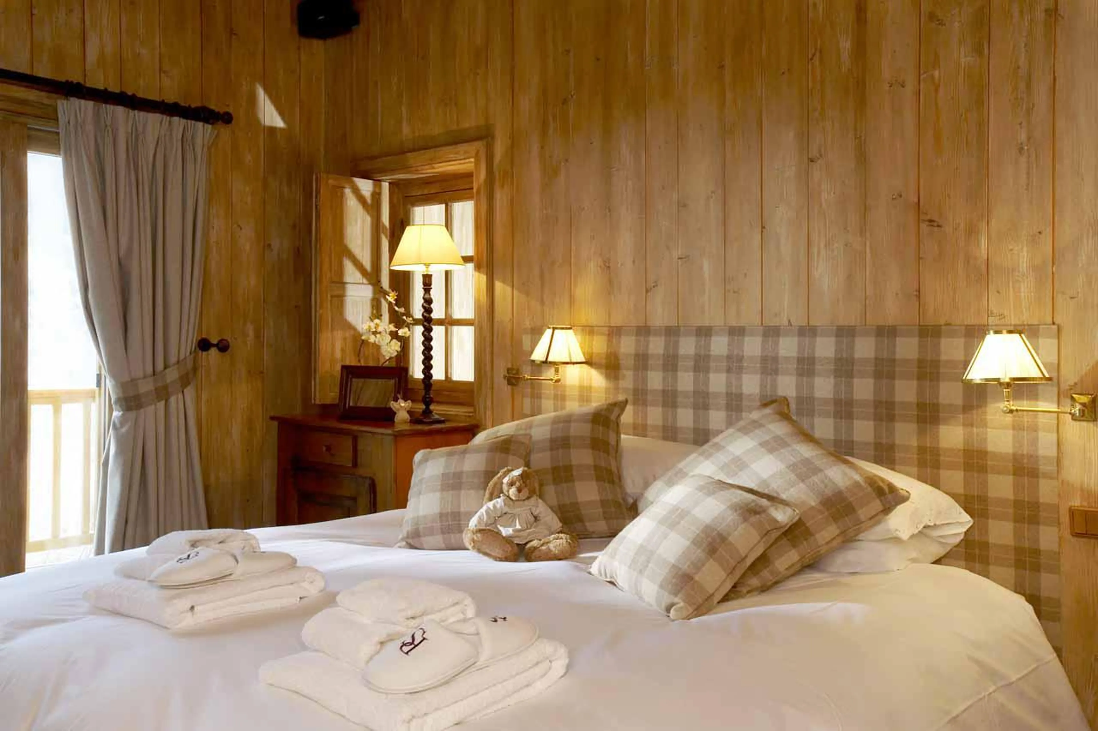 Super-king bedroom at Chalet Foinsbois in Meribel