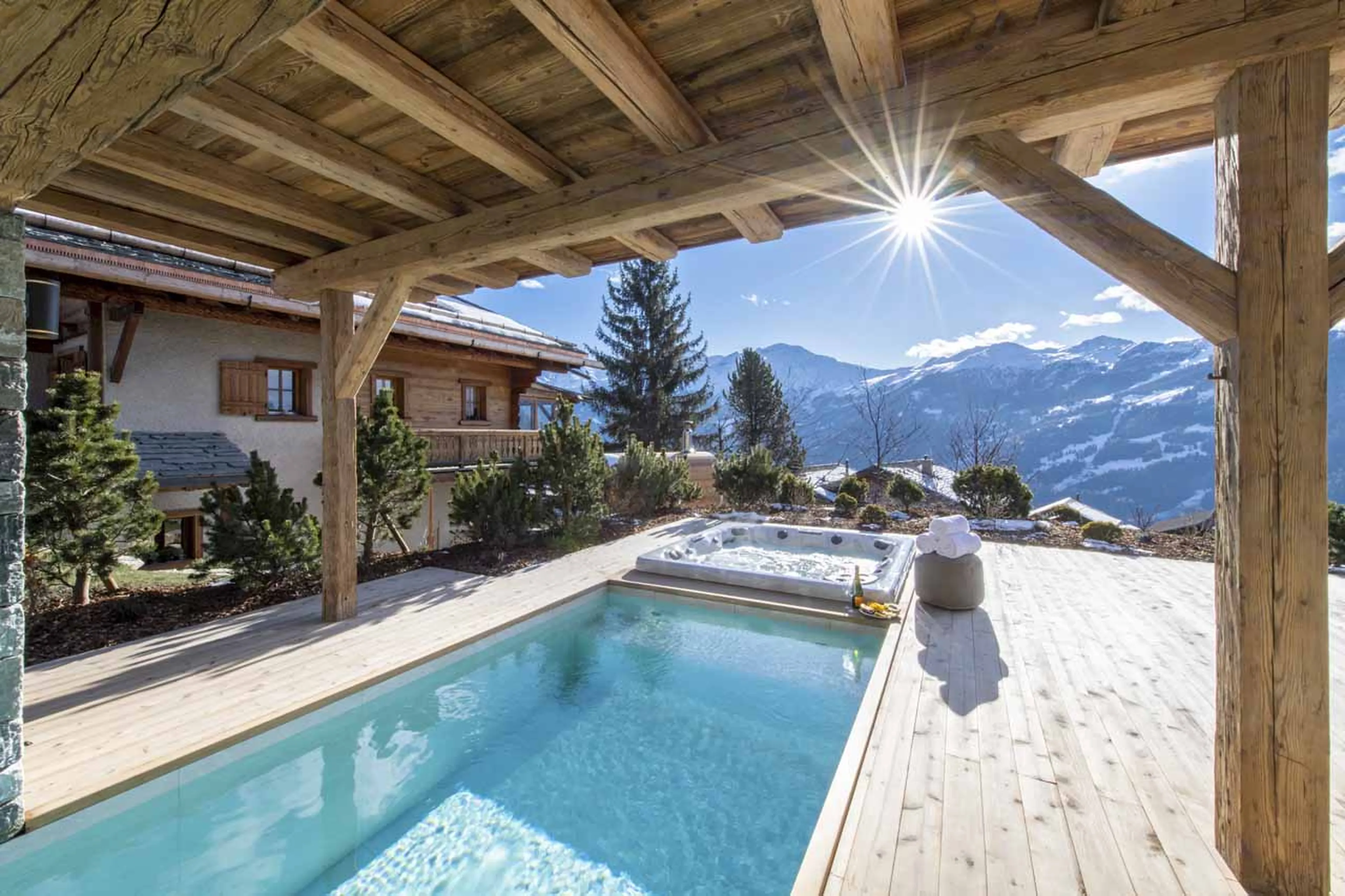 Indoor-outdoor pool at Chalet Foulon in Verbier
