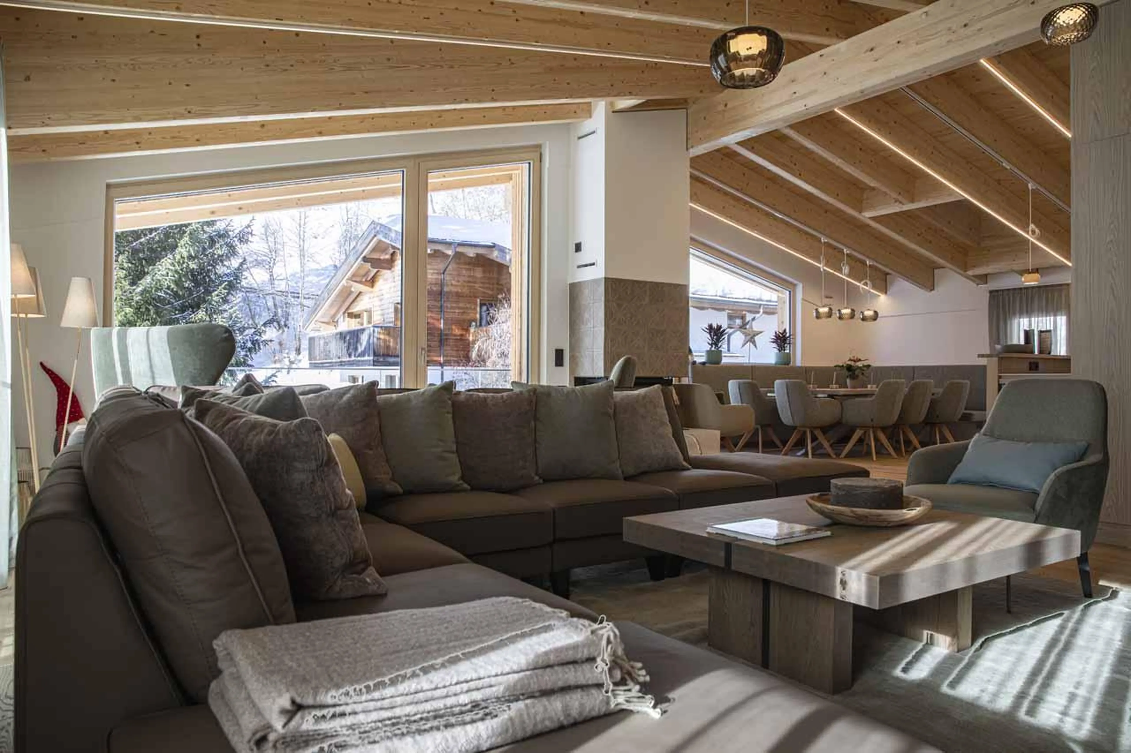 Wrap-around sofa and coffee table at Chalet Frieda in St Anton