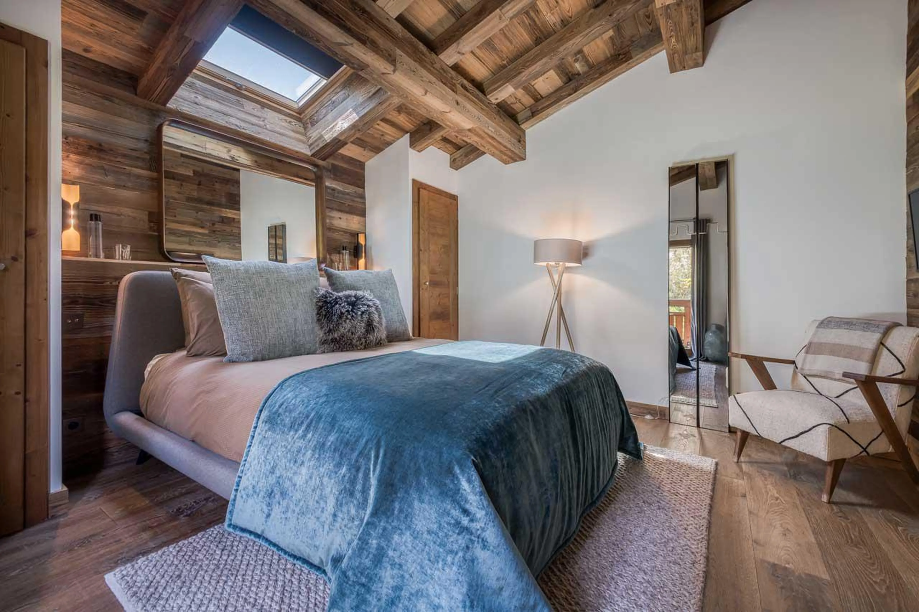 Double bed at Chalet Gaia in Megeve