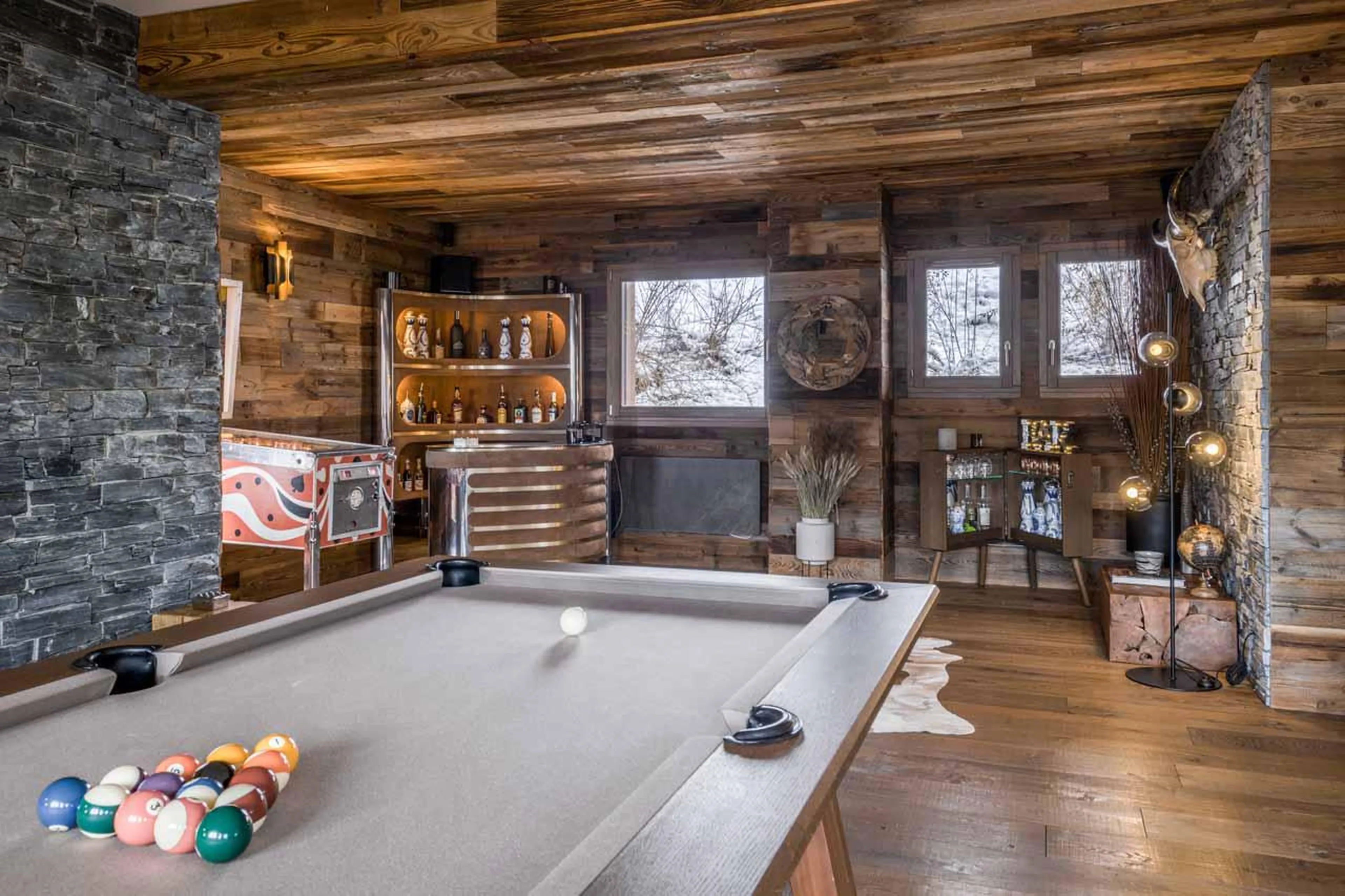 Pool table and bar at Chalet Gaia in Megeve