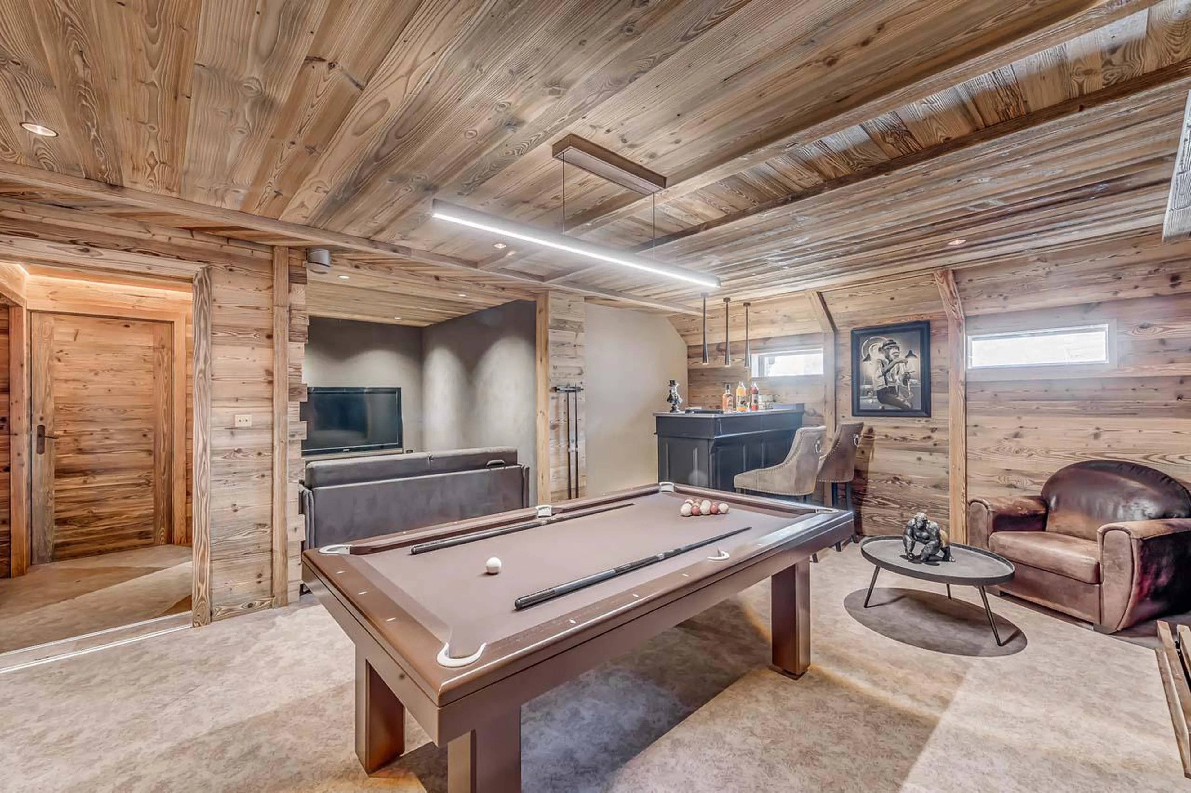 Games room with pool table at Chalet Ganga in Tignes