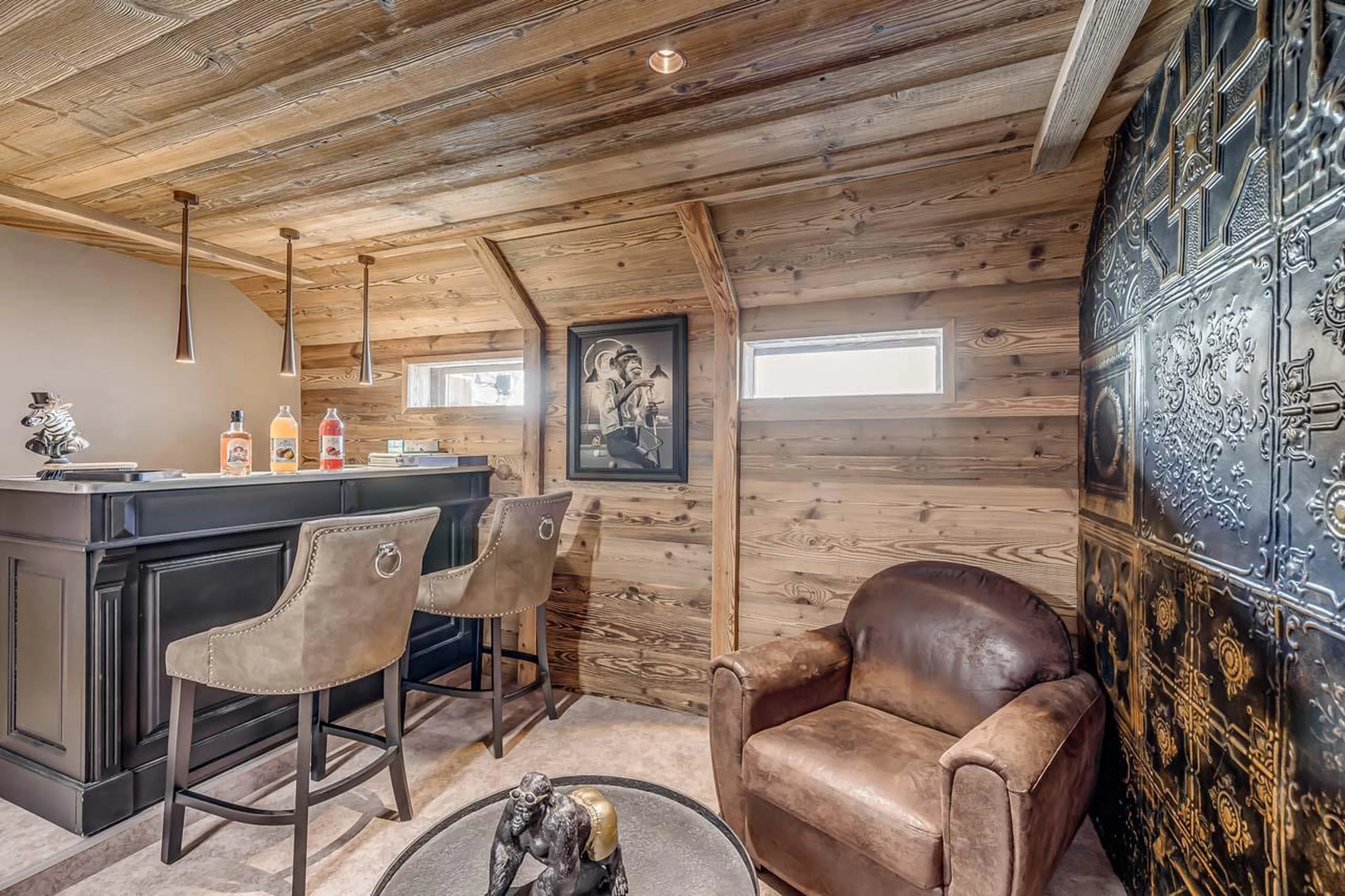 Games room and bar at Chalet Ganga in Tignes