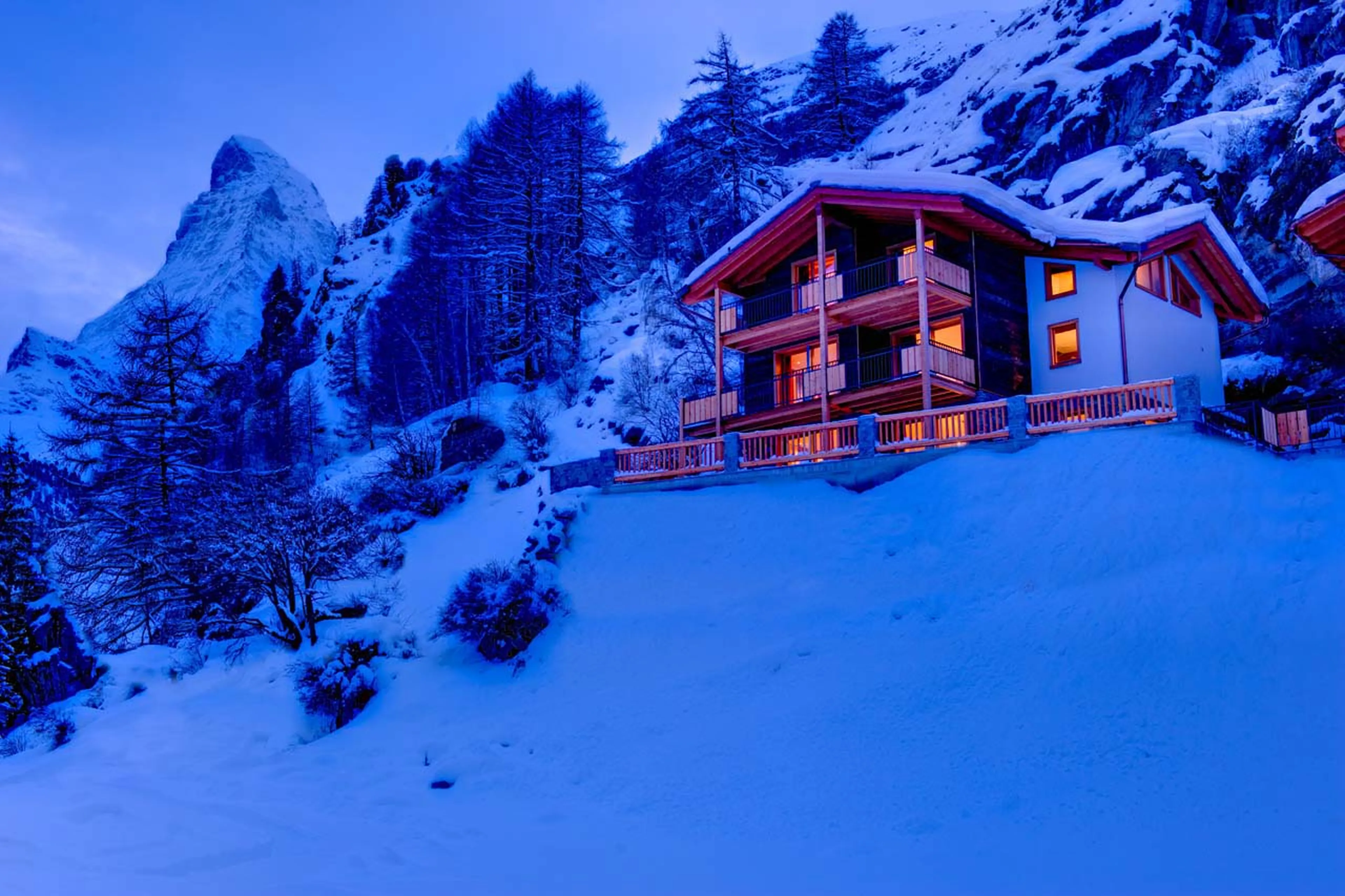 Chalet Gemini in Zermatt at night