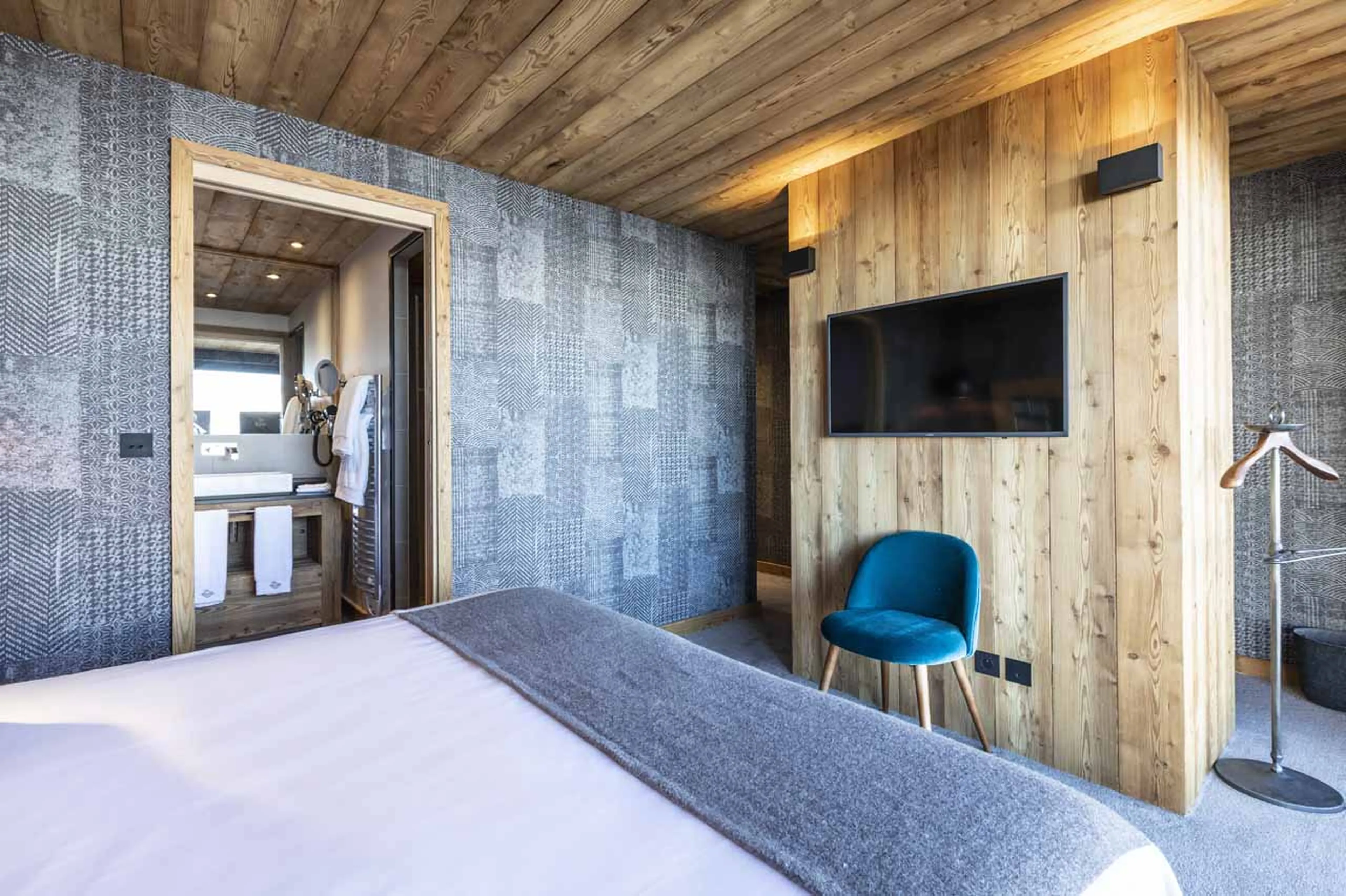 TV in double bedroom at Chalet Golden Jubilee in Val Thorens