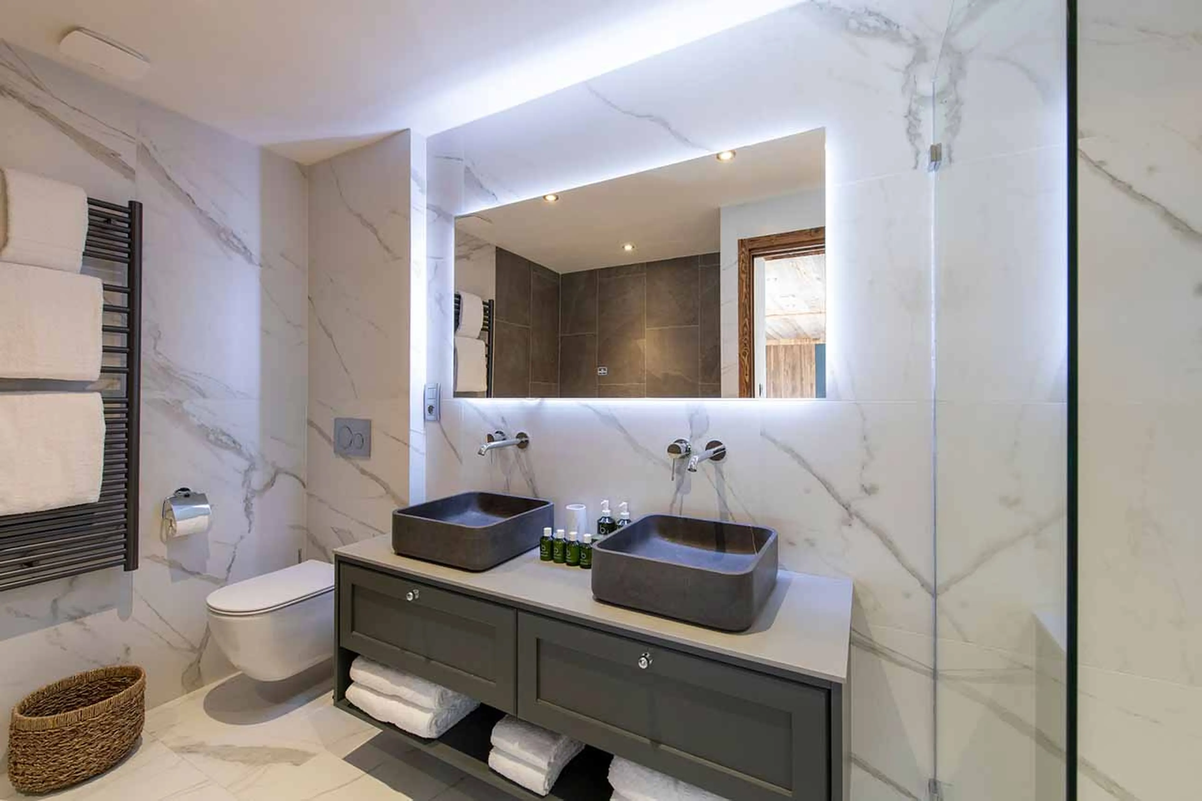 Bathroom three at Chalet Goldilocks in Morzine