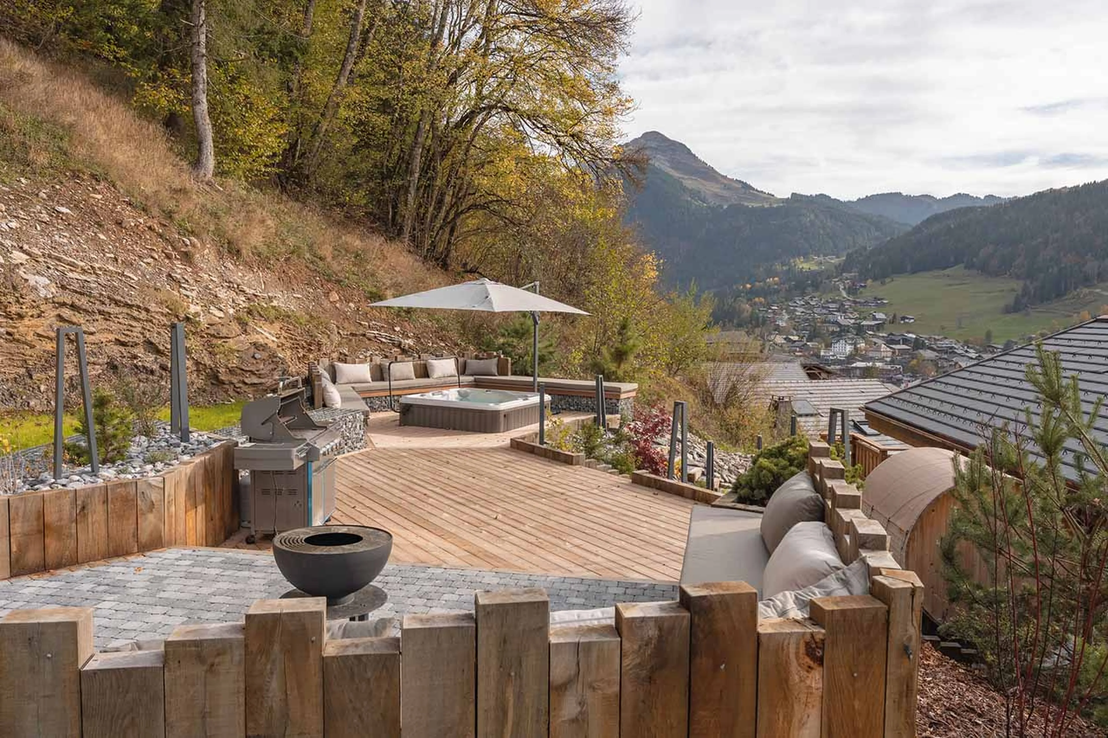 Landscaped garden at Chalet Goldilocks in Morzine