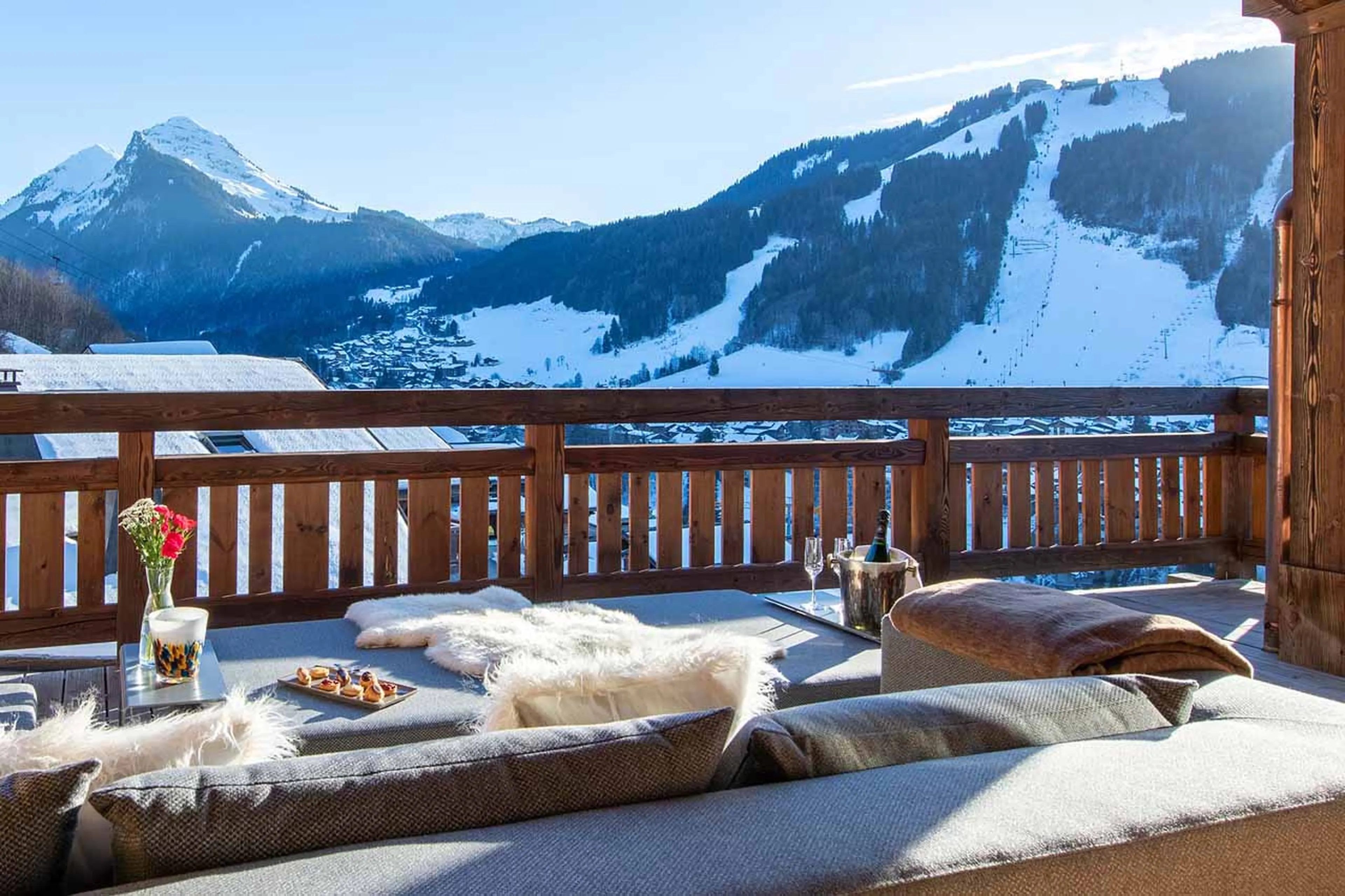 Wrap-around balcony at Chalet Goldilocks in Morzine