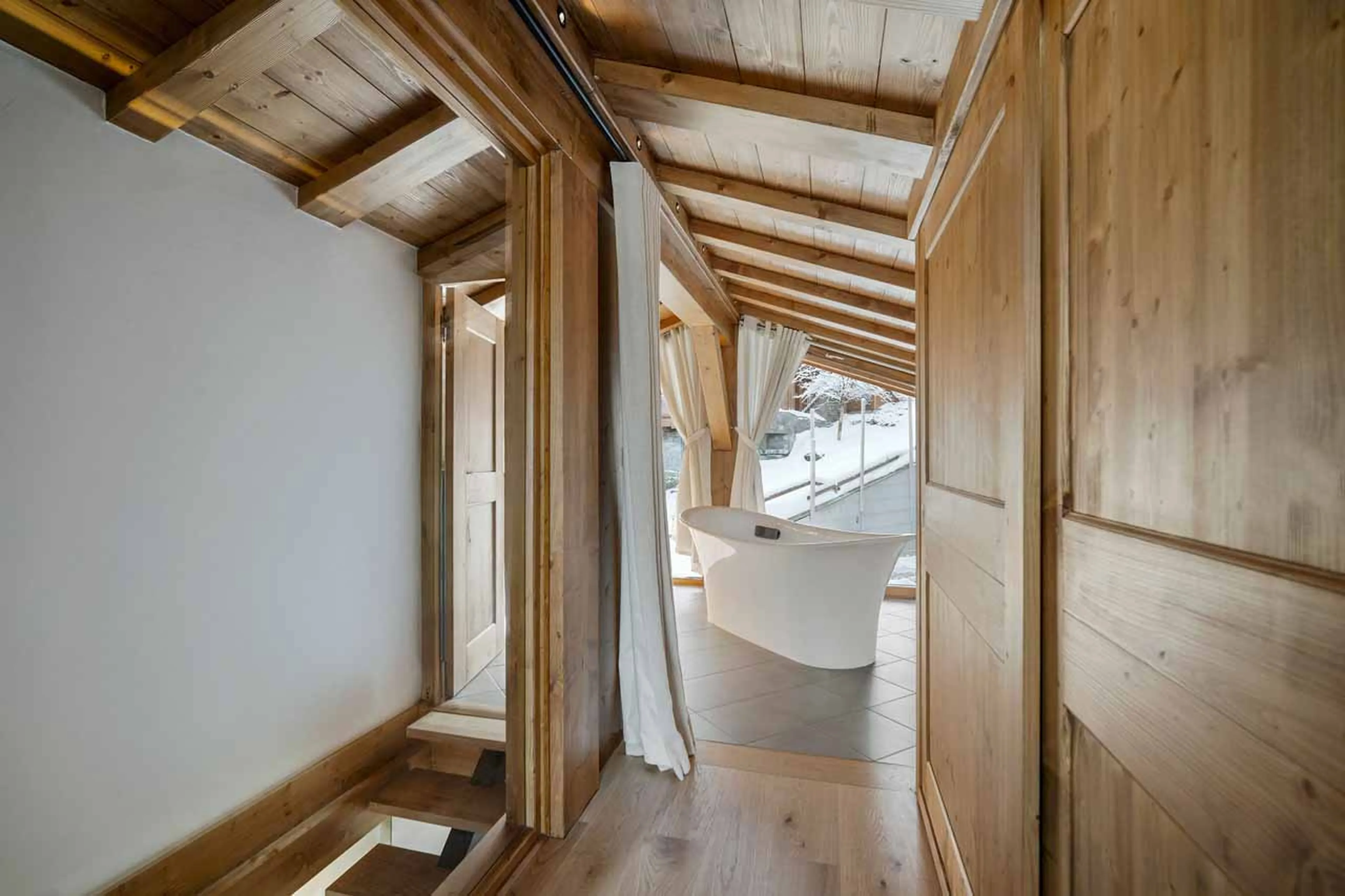 Bedroom 1 en-suite at Grace Dieu in Courchevel 1850
