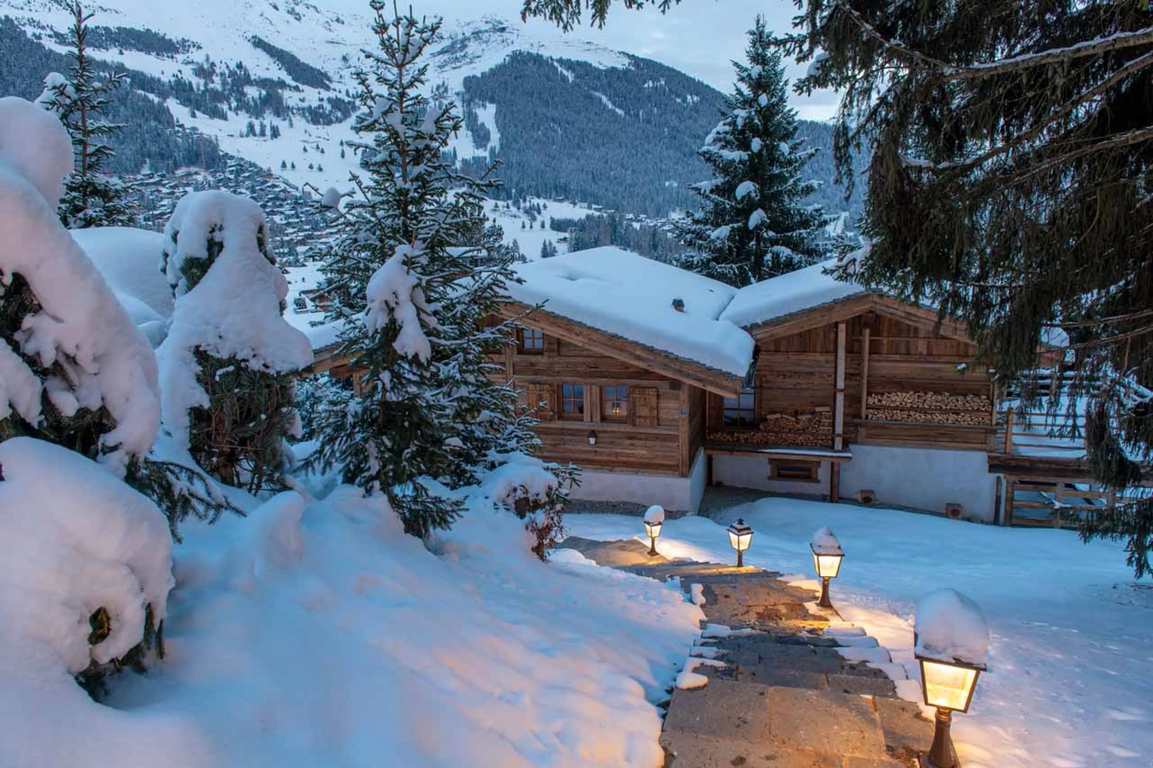 Exterior in the evening at Chalet Grand Coeur in Verbier
