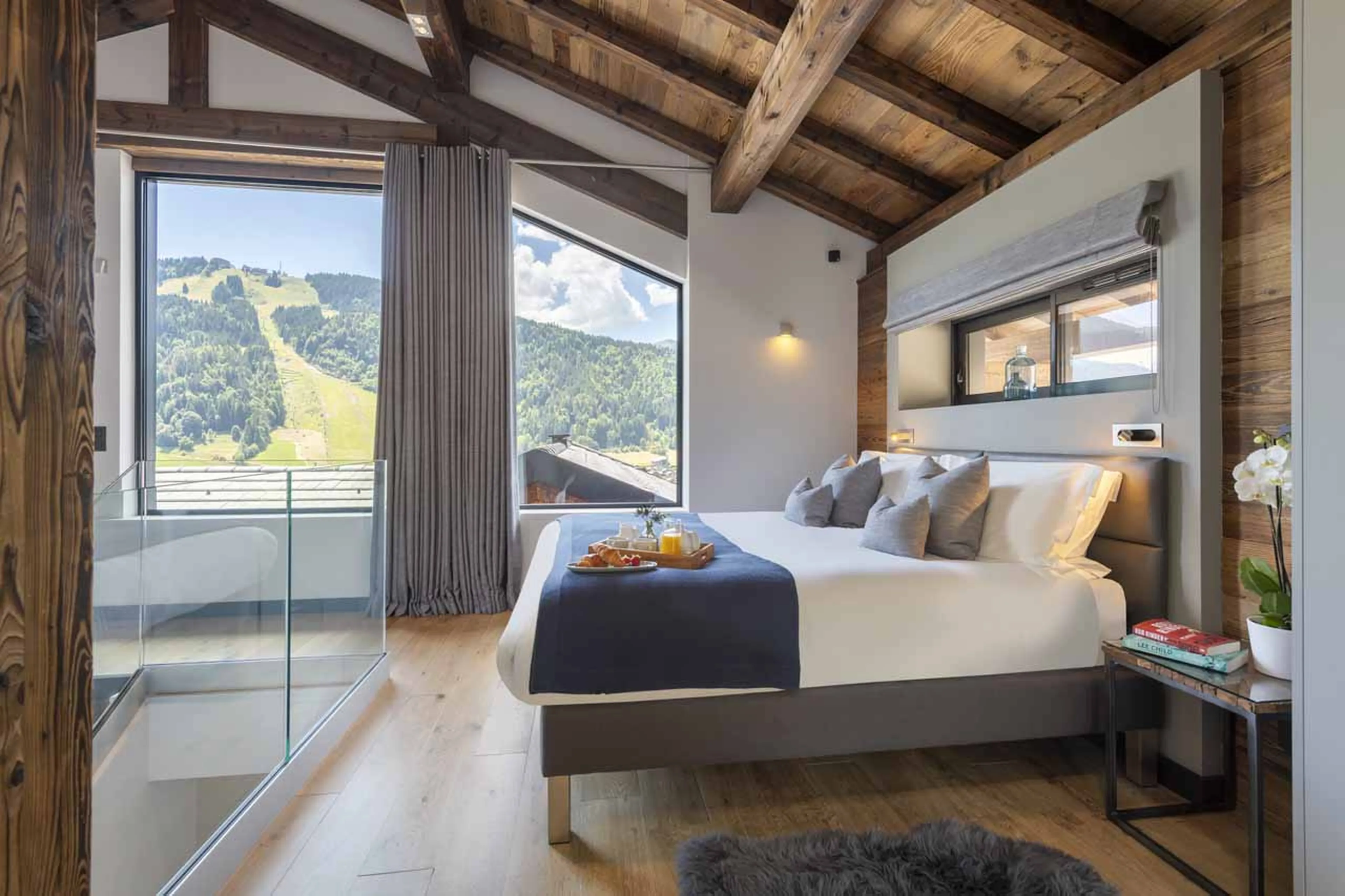Spacious master suite at Chalet Griffonner in Morzine