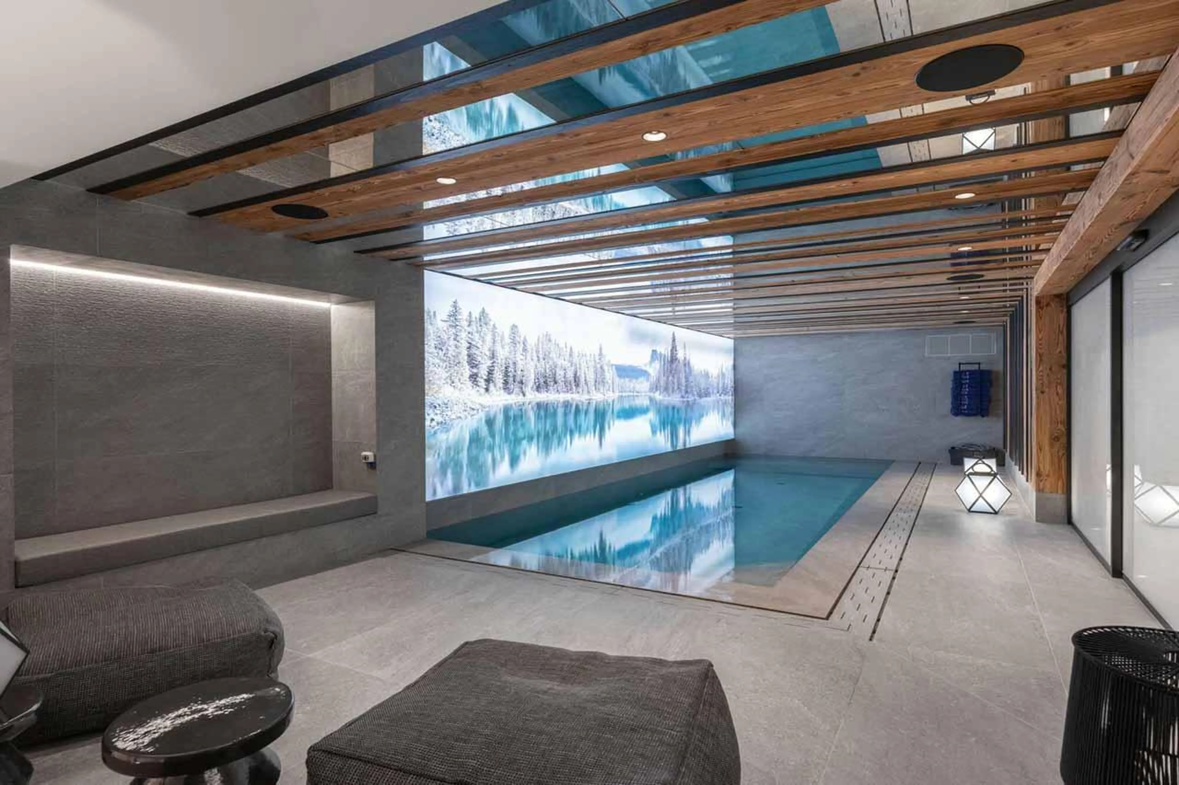Indoor swimming pool in Chalet Grizzly, Megeve