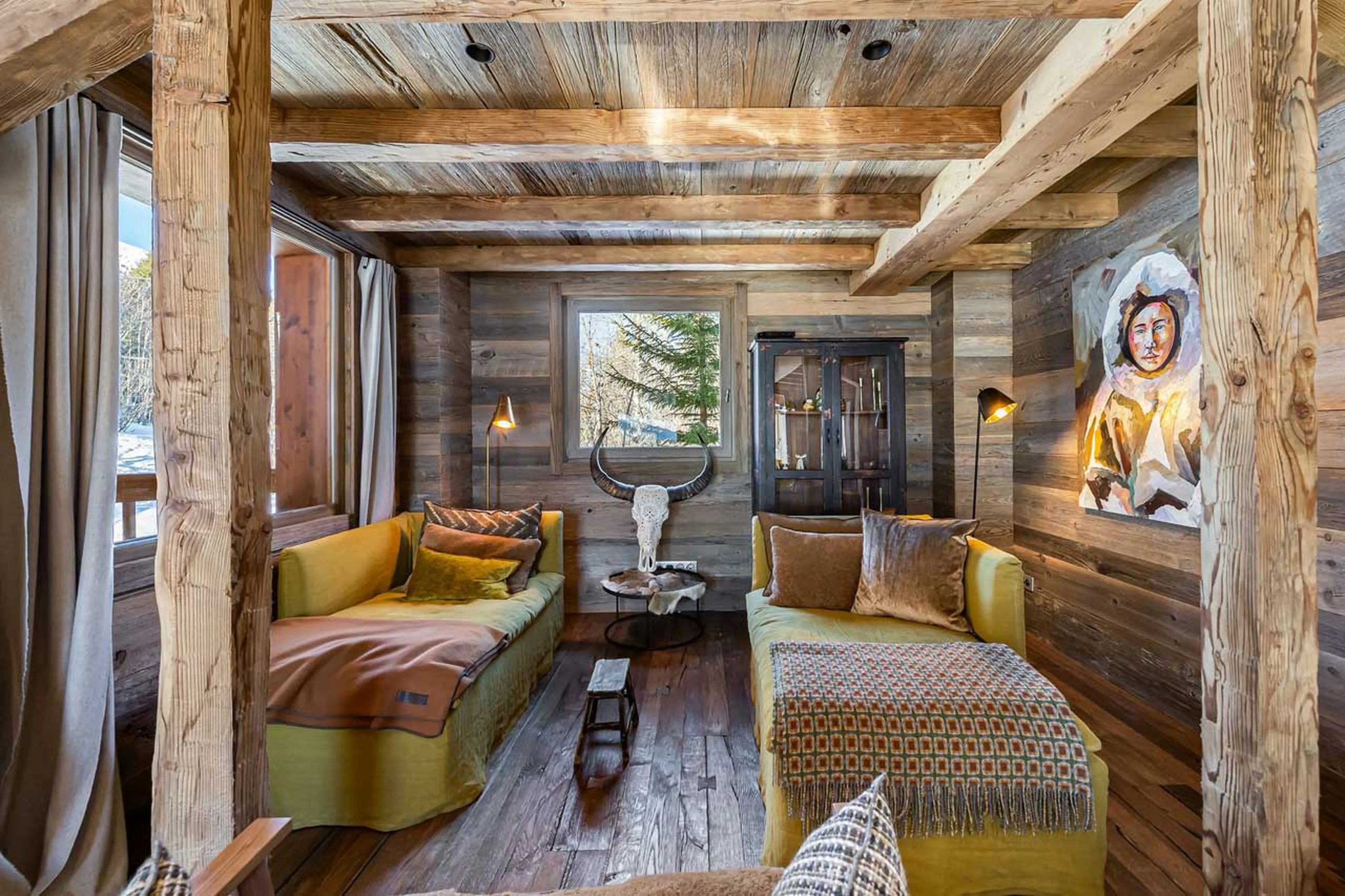 Reading corner at Chalet Haapiti in Meribel