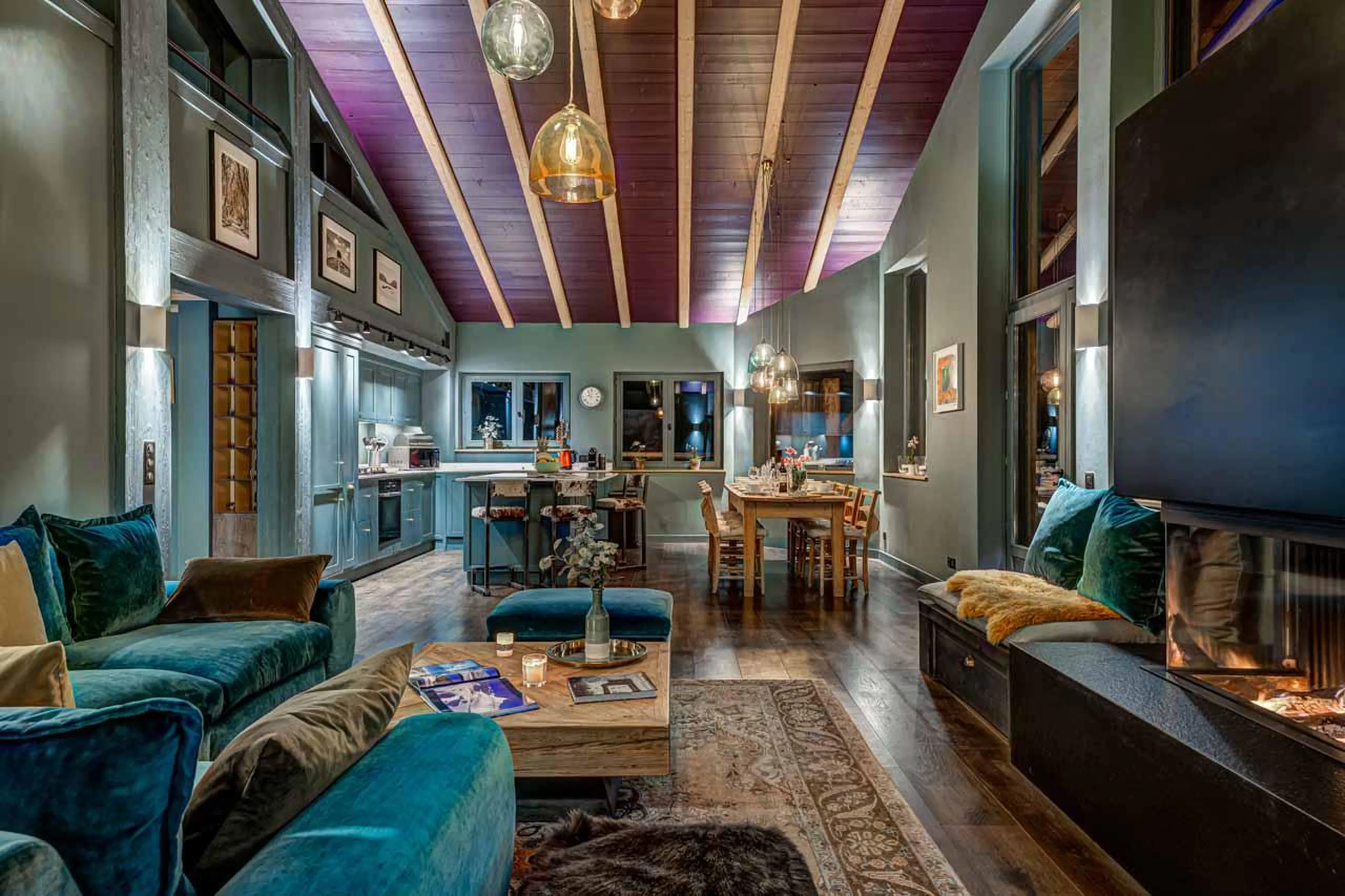 Dining area at Hibou in Chamonix