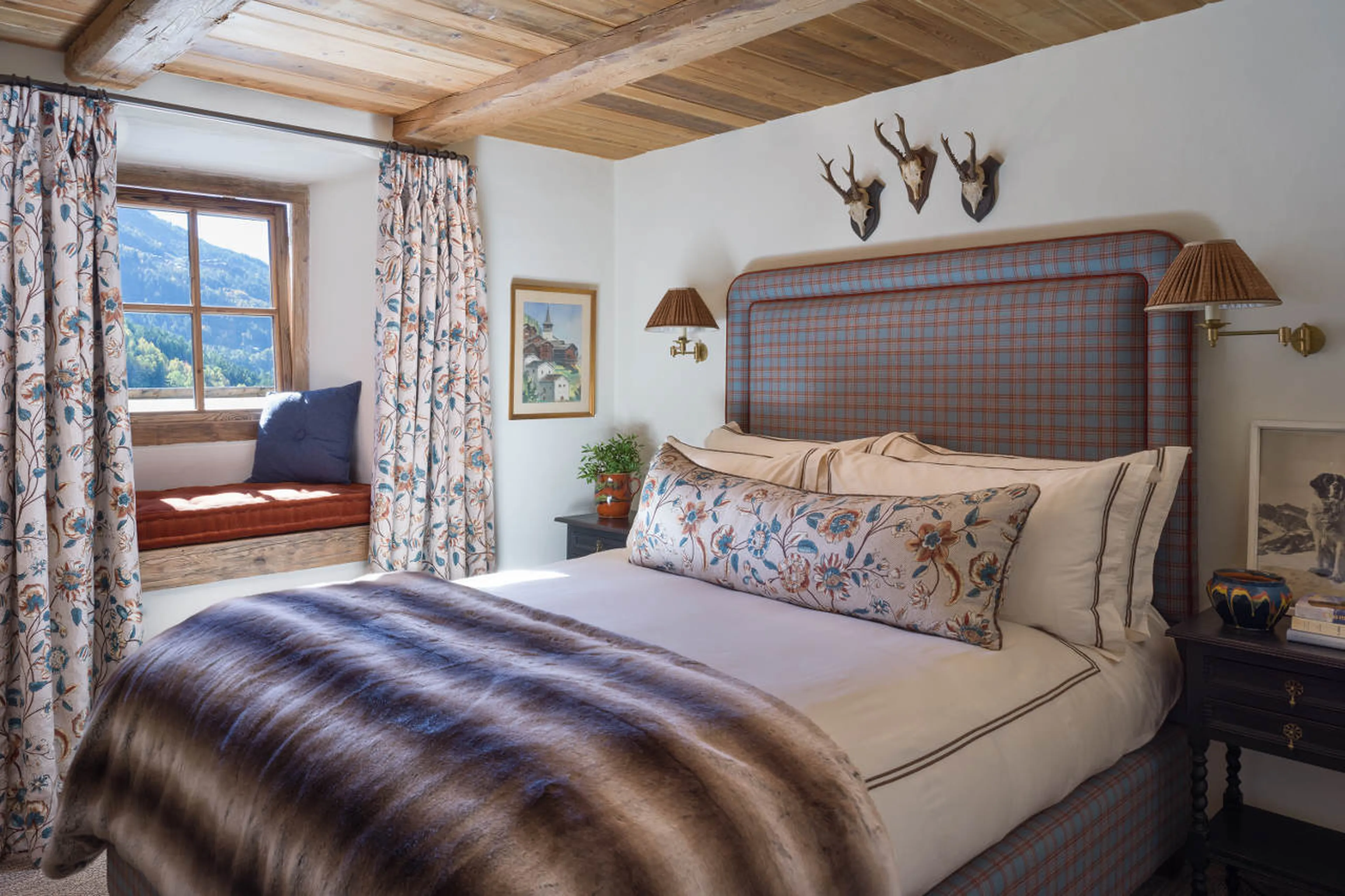 Bedroom two at Chalet Hibou in Le Miroir