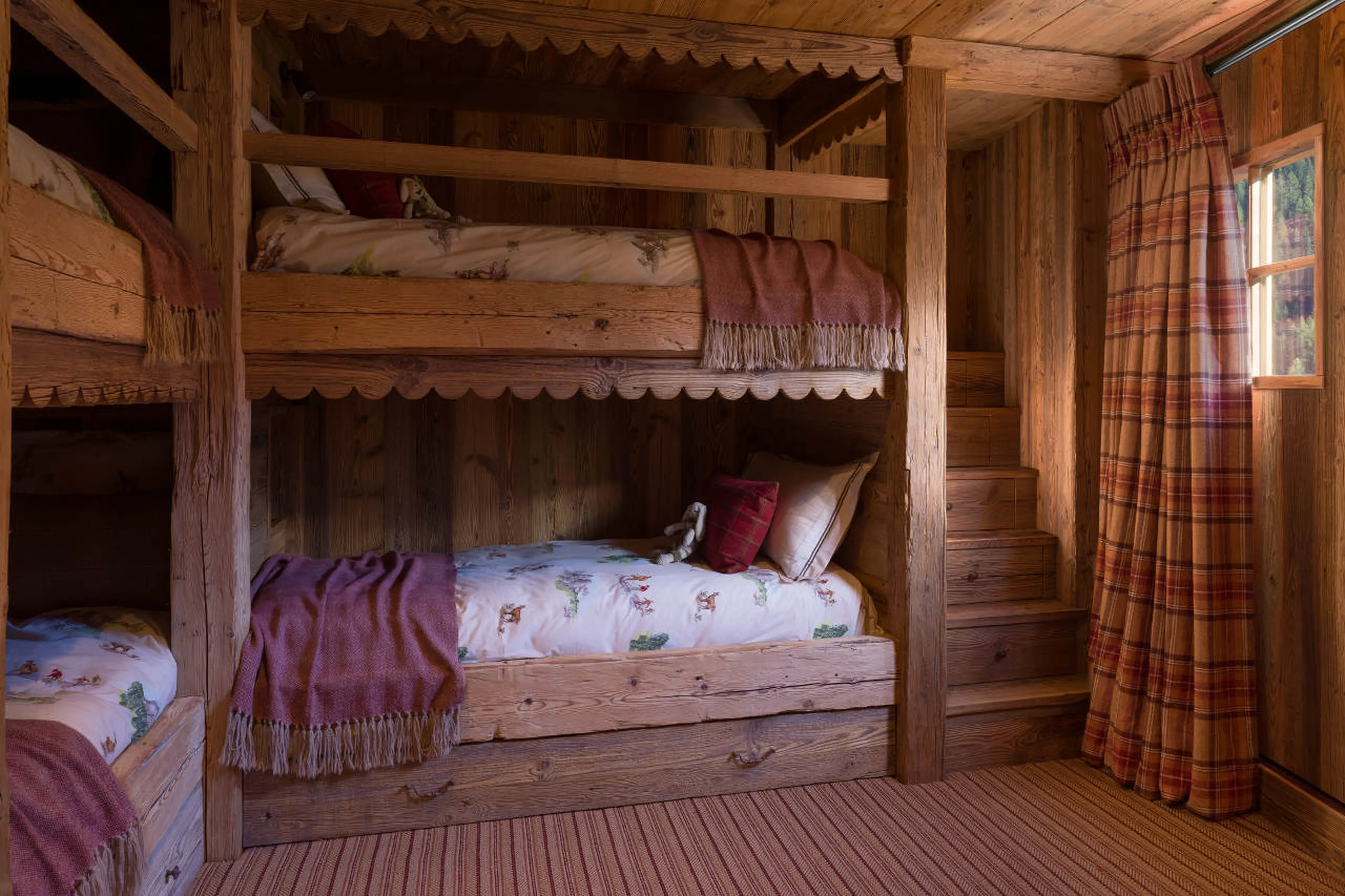 Bunk bedroom at Chalet Hibou in Le Miroir