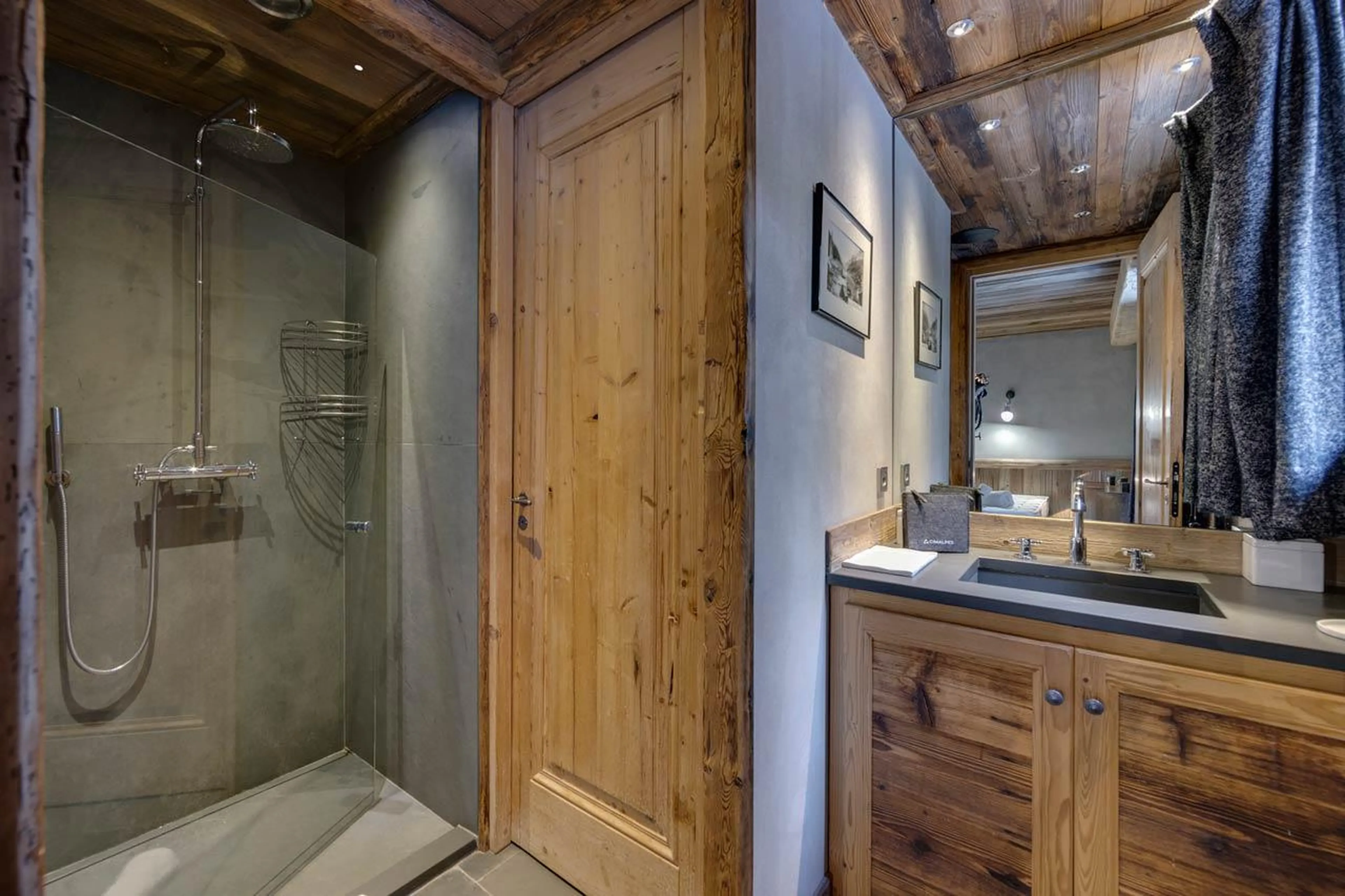 Bathroom six at Chalet Husky in Val d'Isere