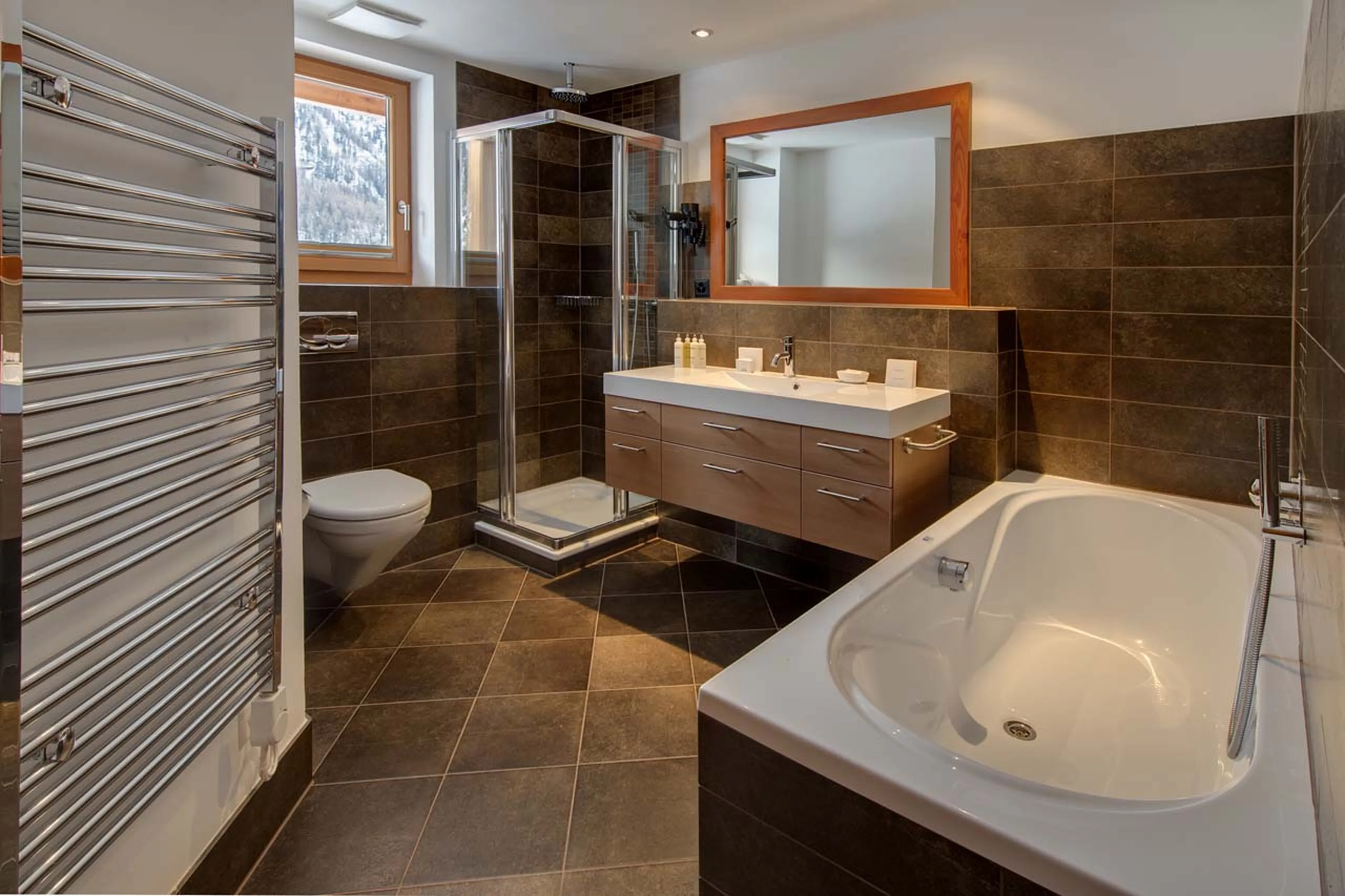 Shared bathroom at Chalet Ibron in Zermatt