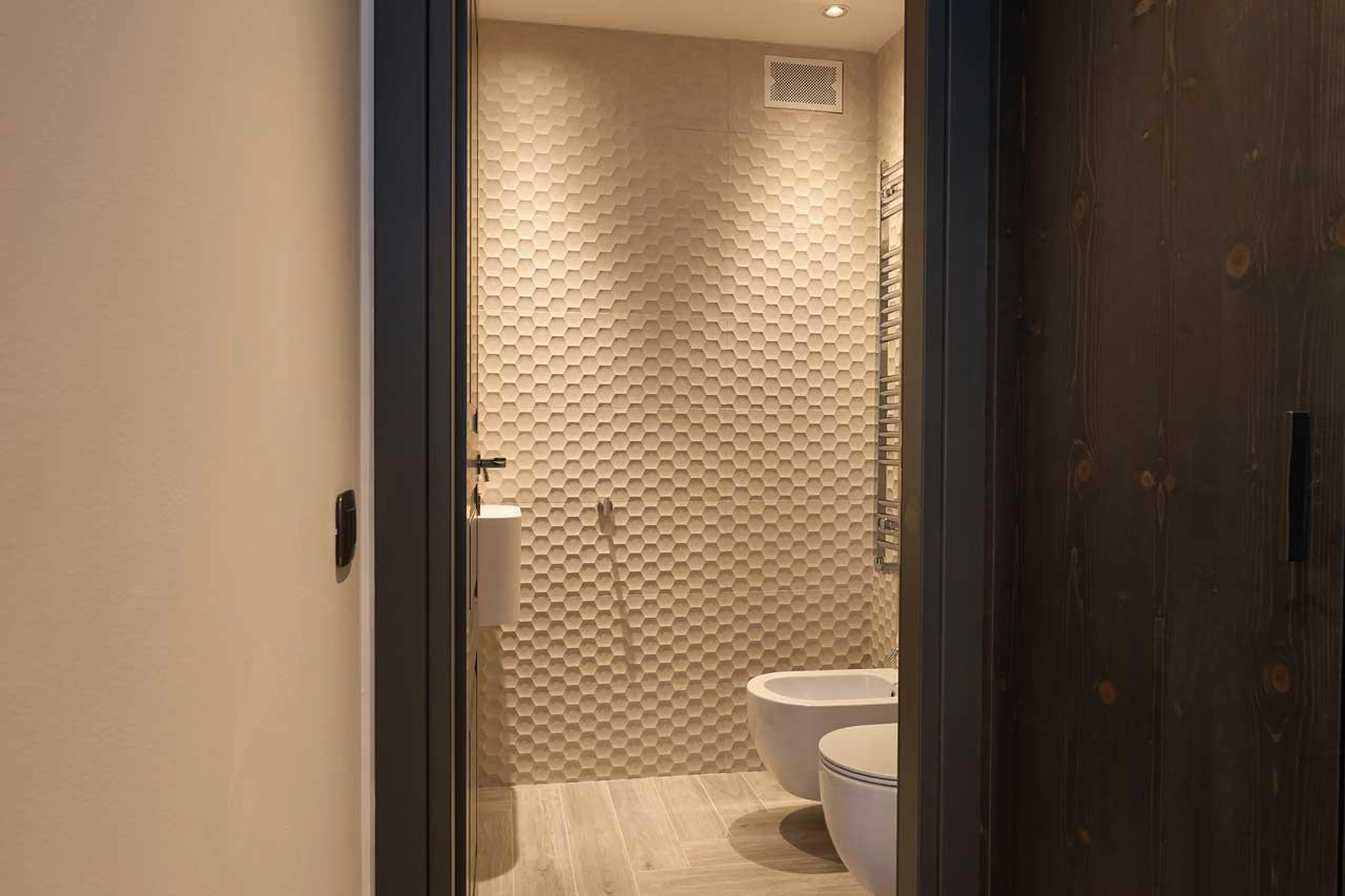 Separate WC for bedroom two in Chalet Il Gufo in Cervinia