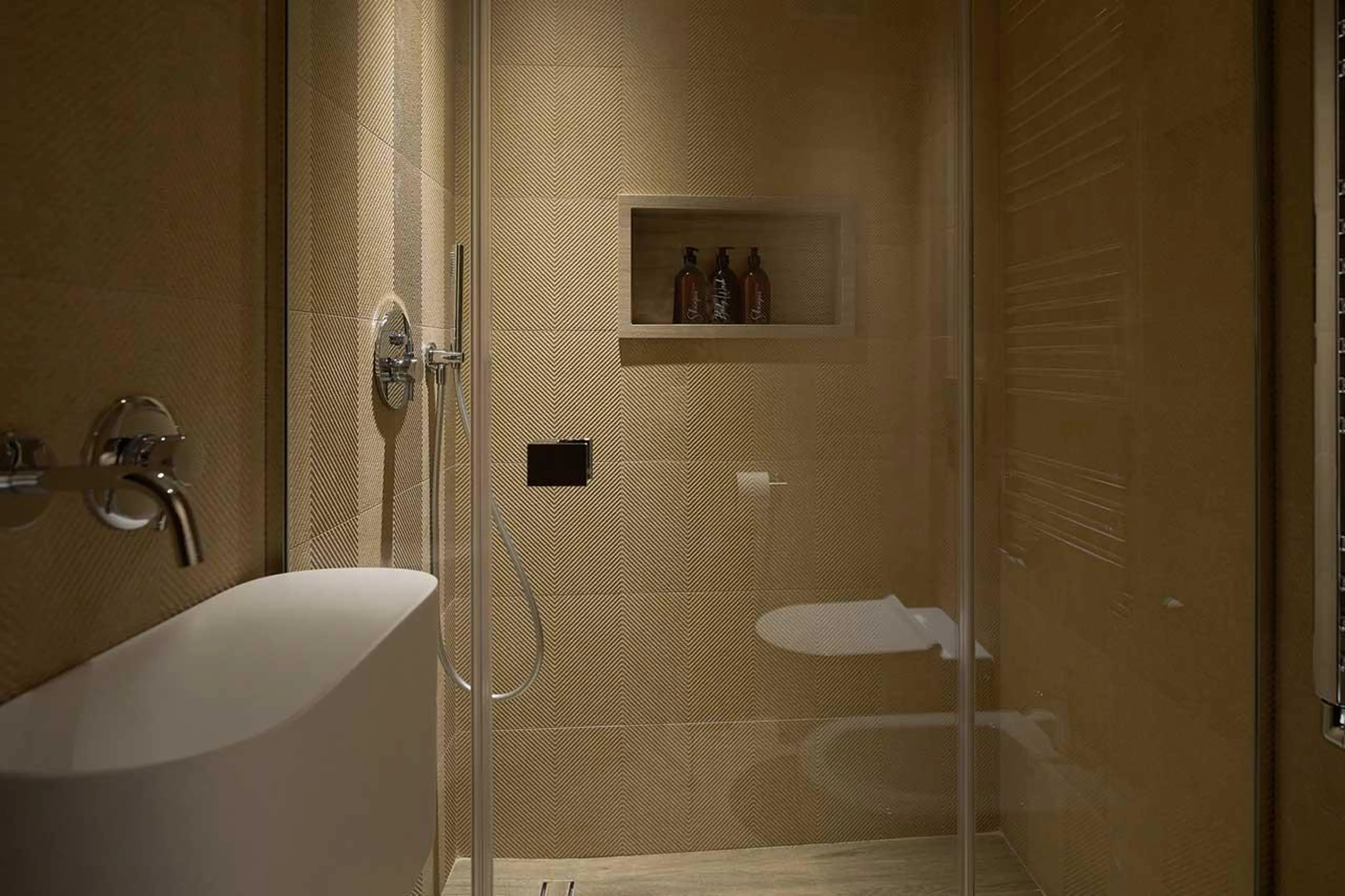 Shower room five in Chalet Il Gufo in Cervinia