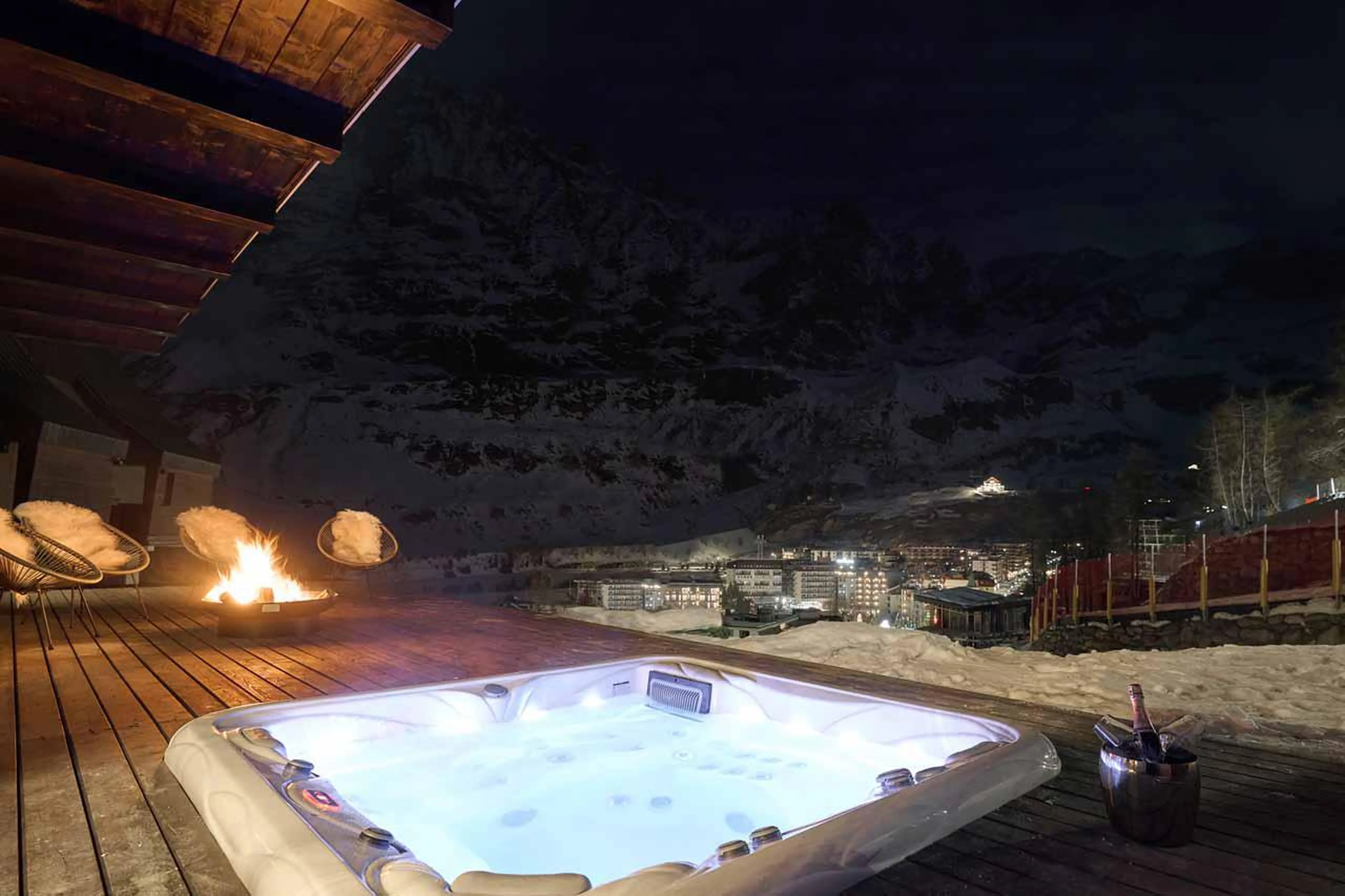 Hot tub at Chalet Il Gufo in Cervinia