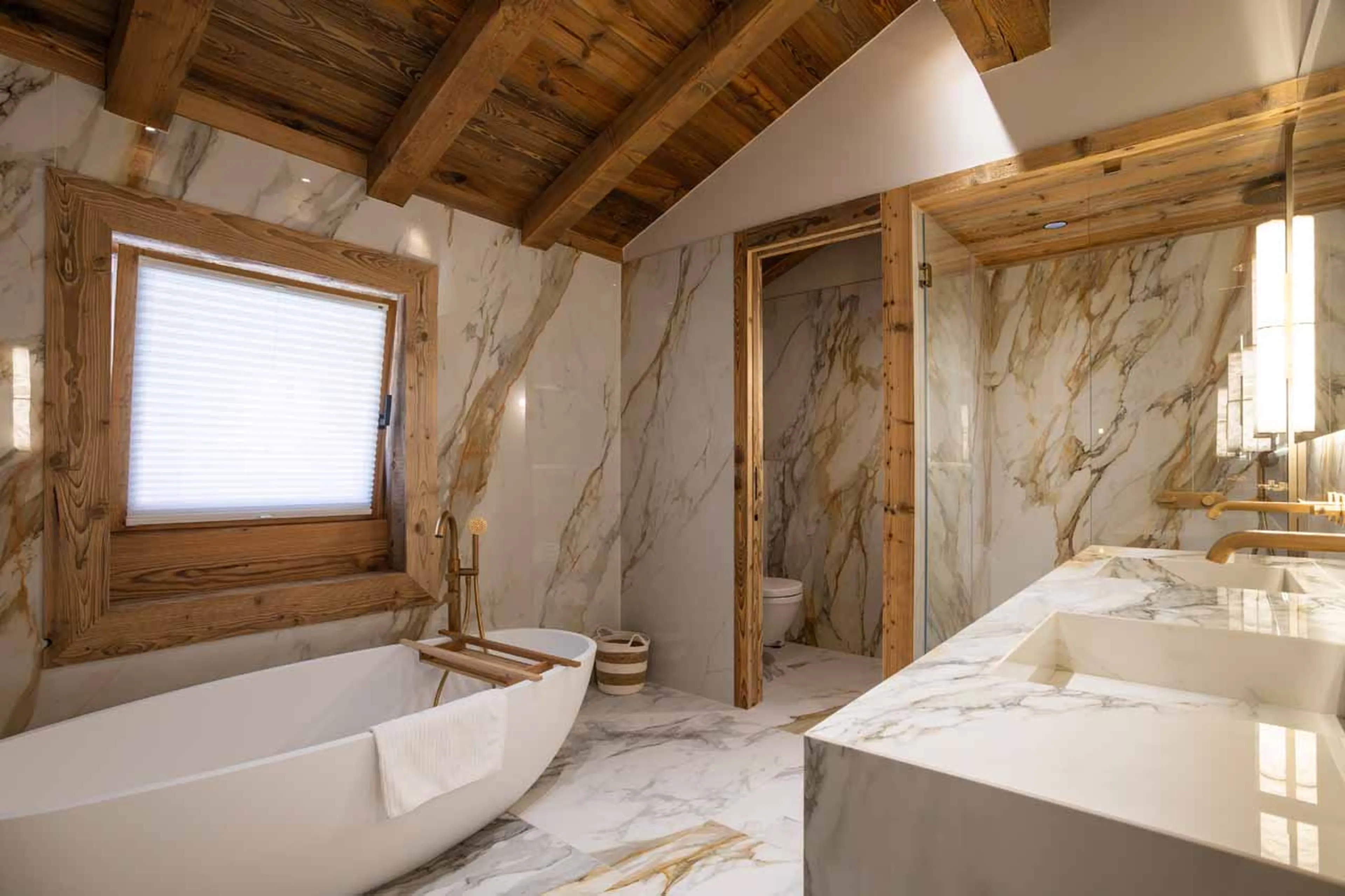 Bedroom 4 en-suite at Chalet Ilex in St Martin de Belleville