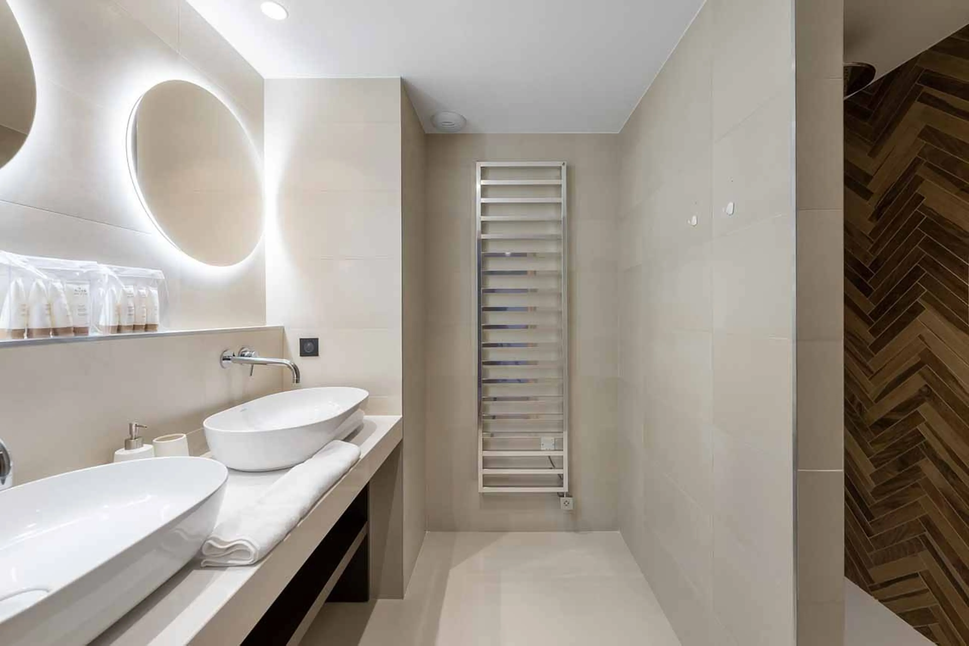 Shared shower room at Chalet Illi in Courchevel 1550