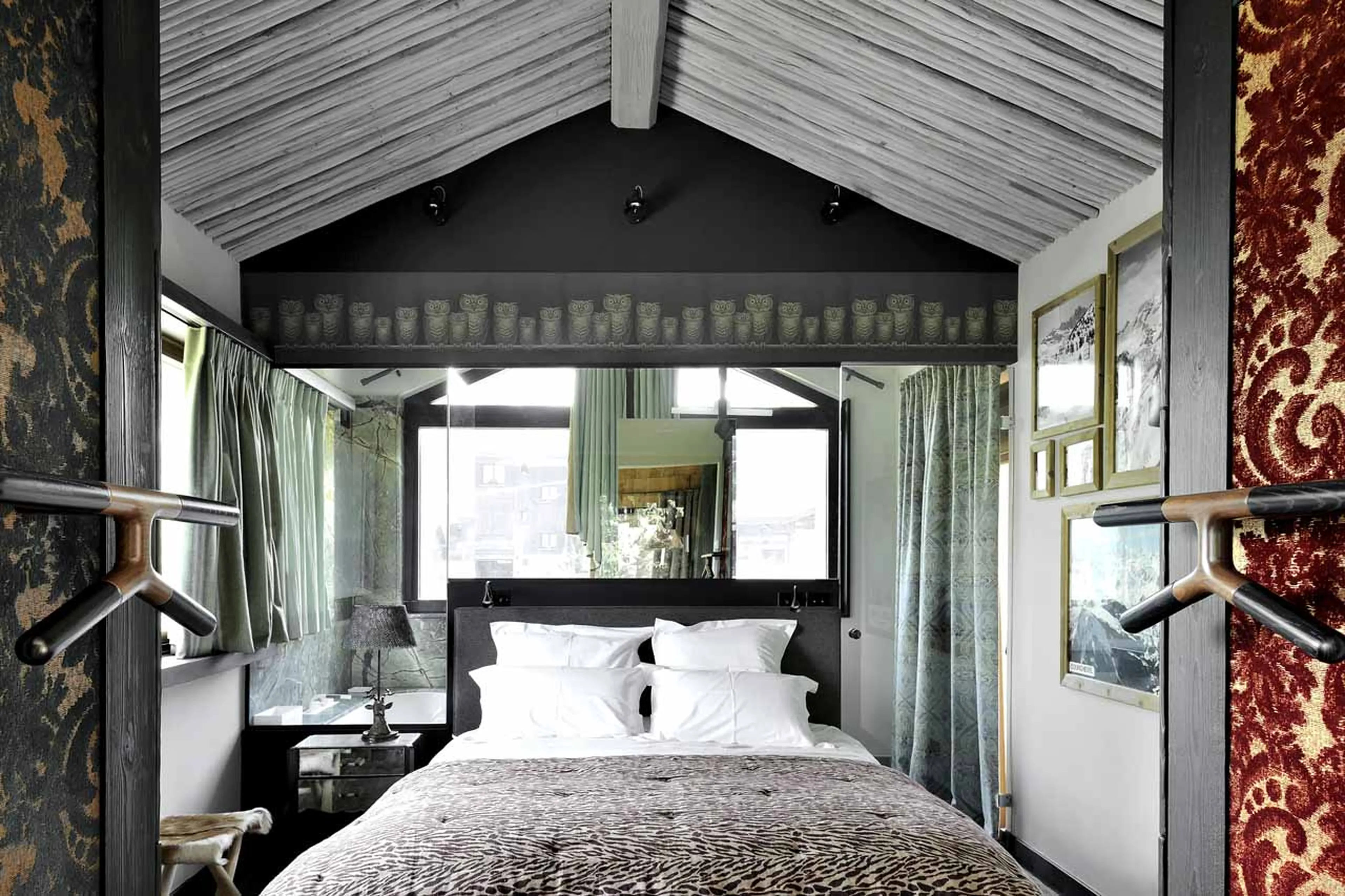 Bedroom one at Chalet Ililissat in Courchevel 1550