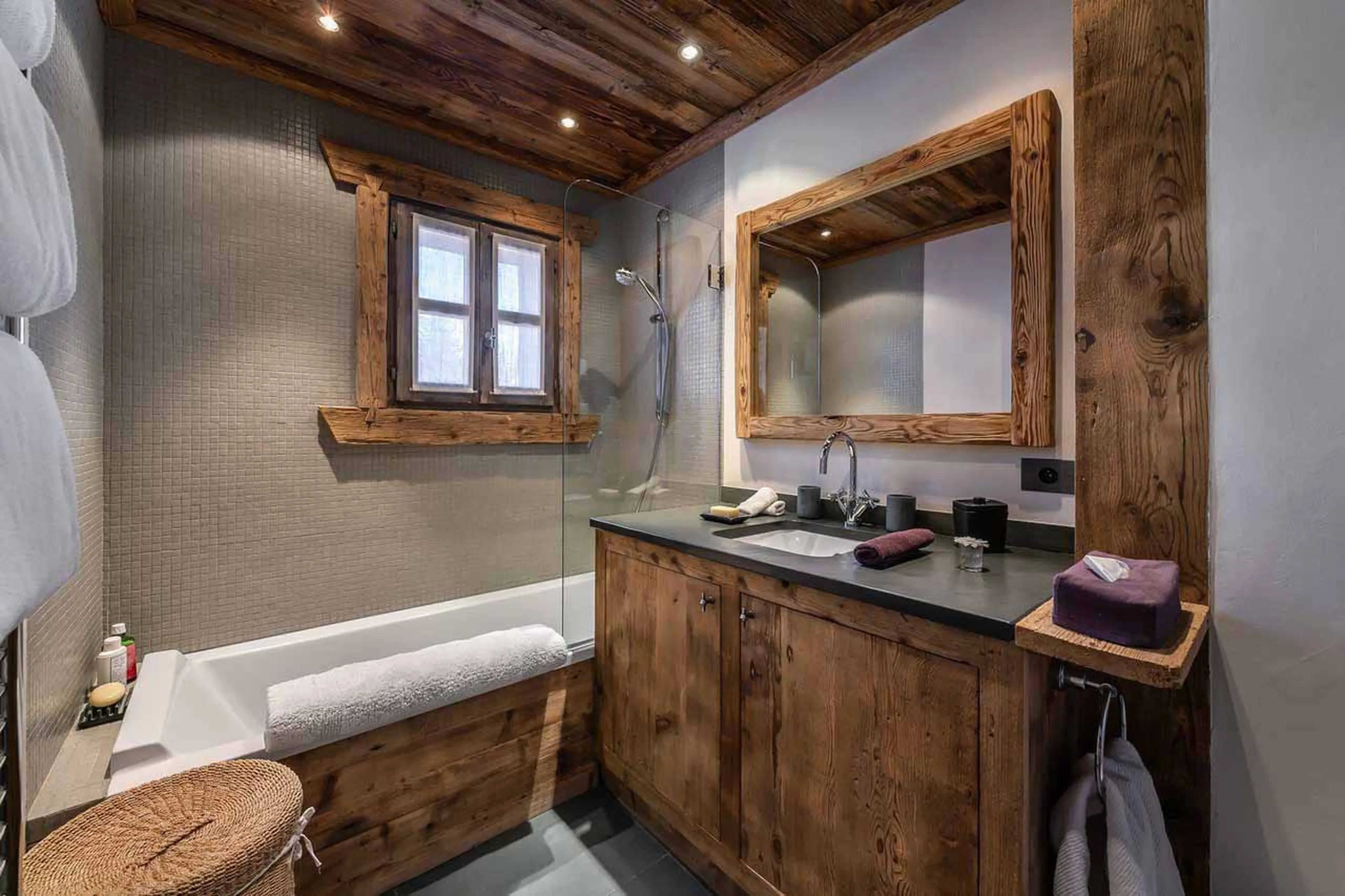 Bathroom one at Chalet Ima in Courchevel 1850