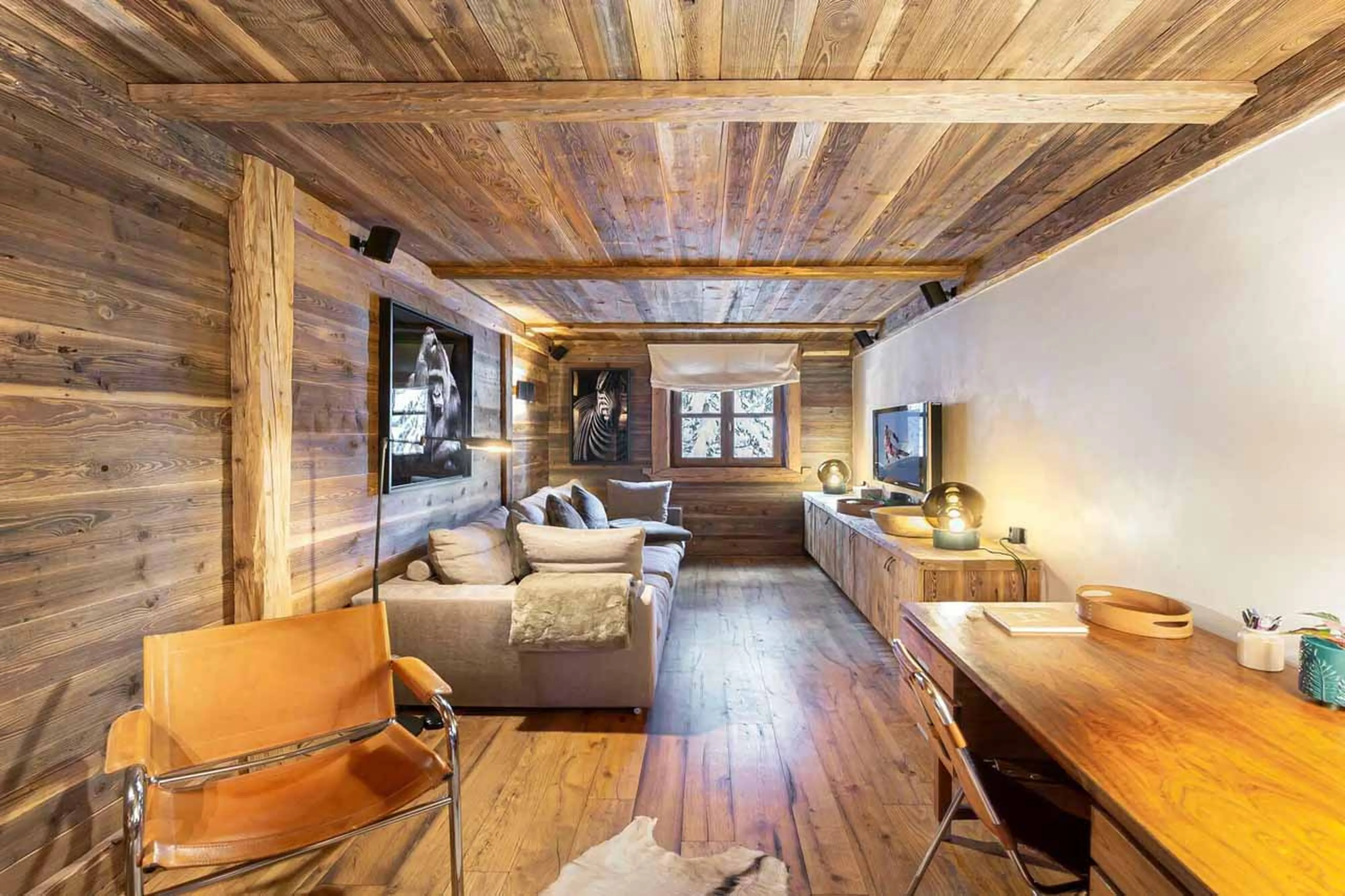 TV lounge at Chalet Ima in Courchevel 1850