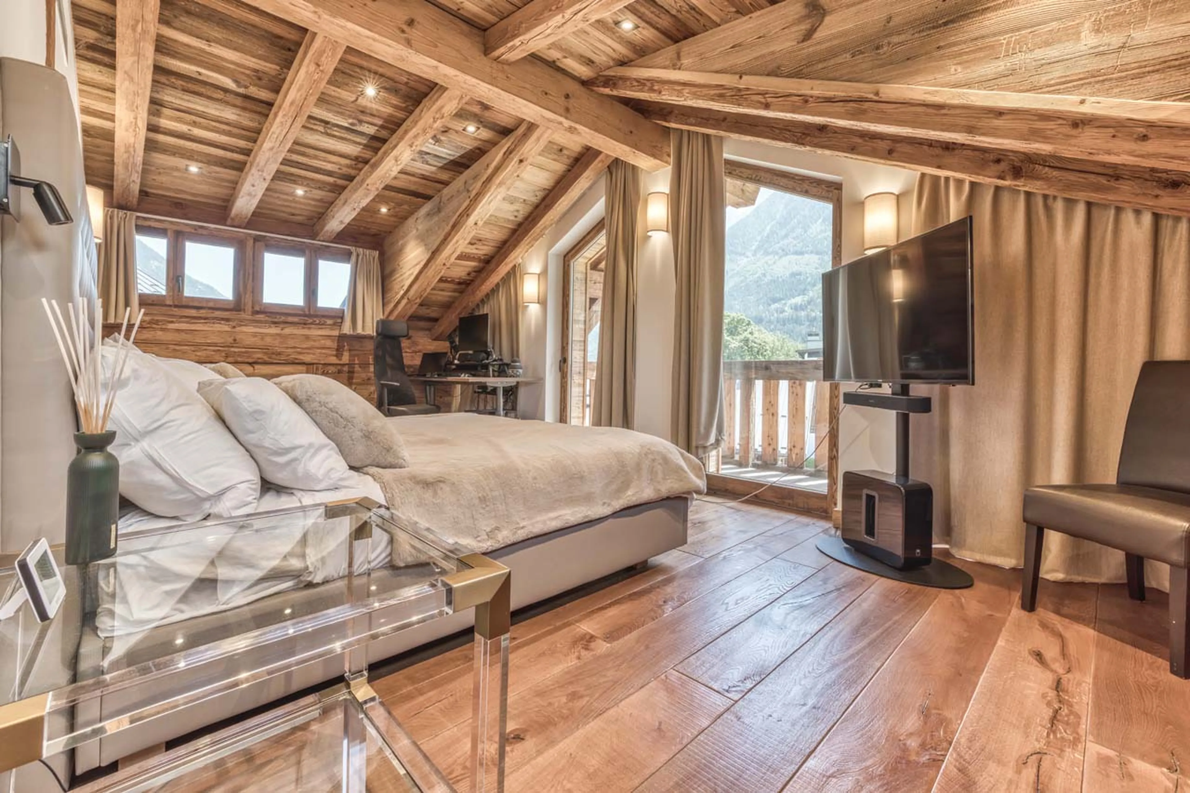 Double bedroom in Chalet Indigo, Chamonix
