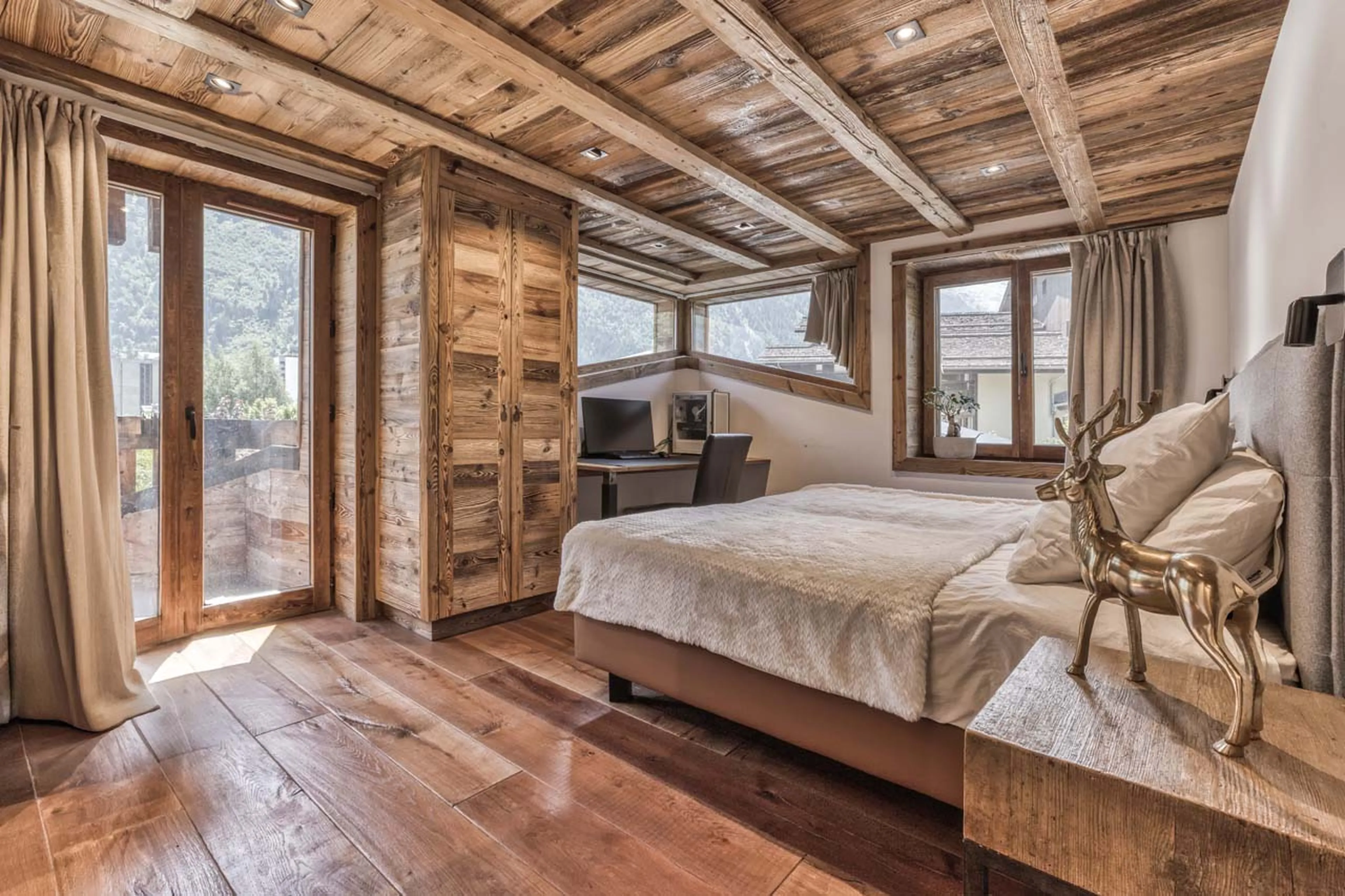 Balcony access in Chalet Indigo, Chamonix