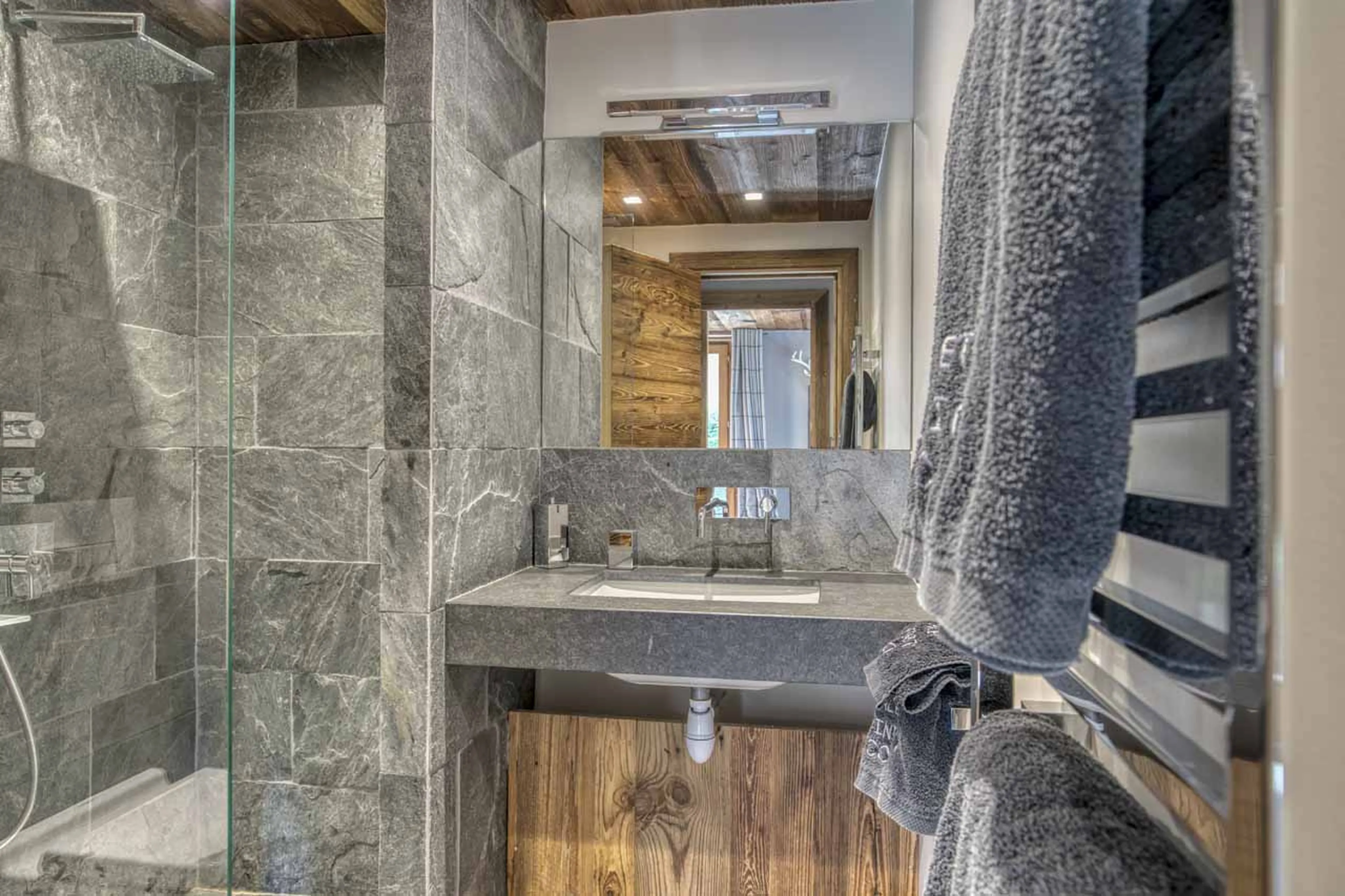 Bedroom 3 en-suite at Chalet Infinity in Megeve