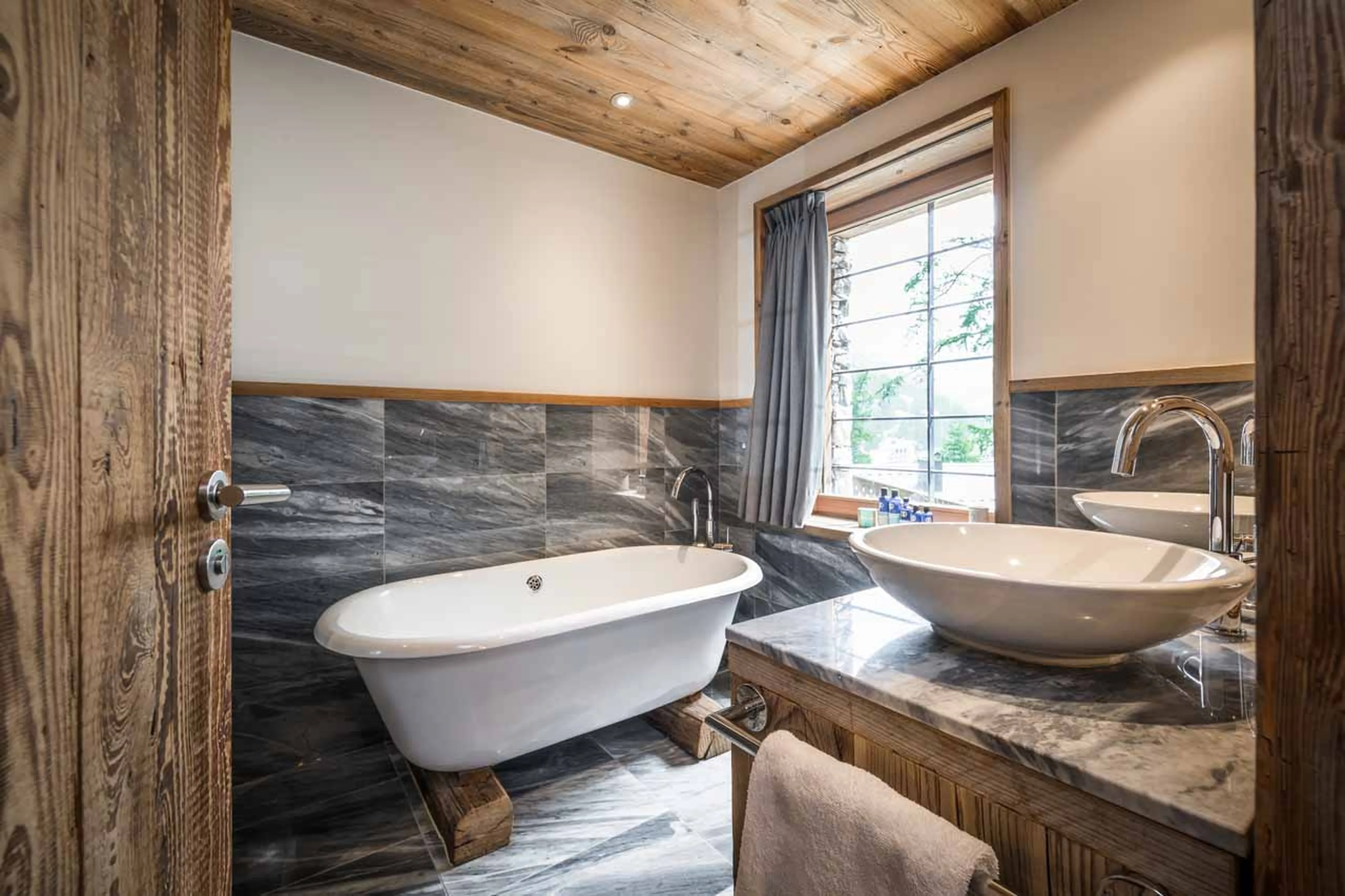 En-suite bathroom at Chalet Inoko in Val d'Isere