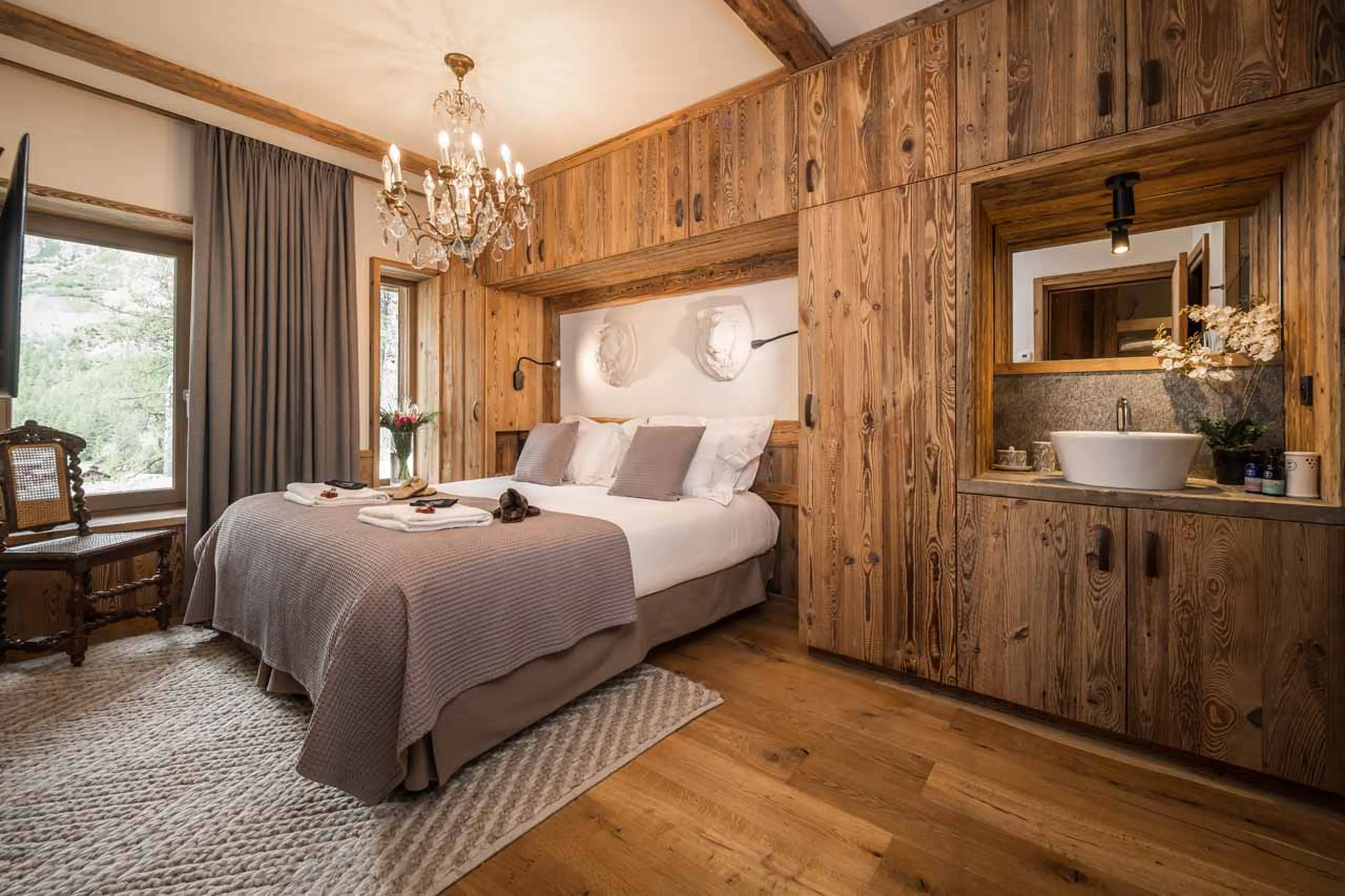 Bedroom six at Chalet Inoko in Val d'Isere