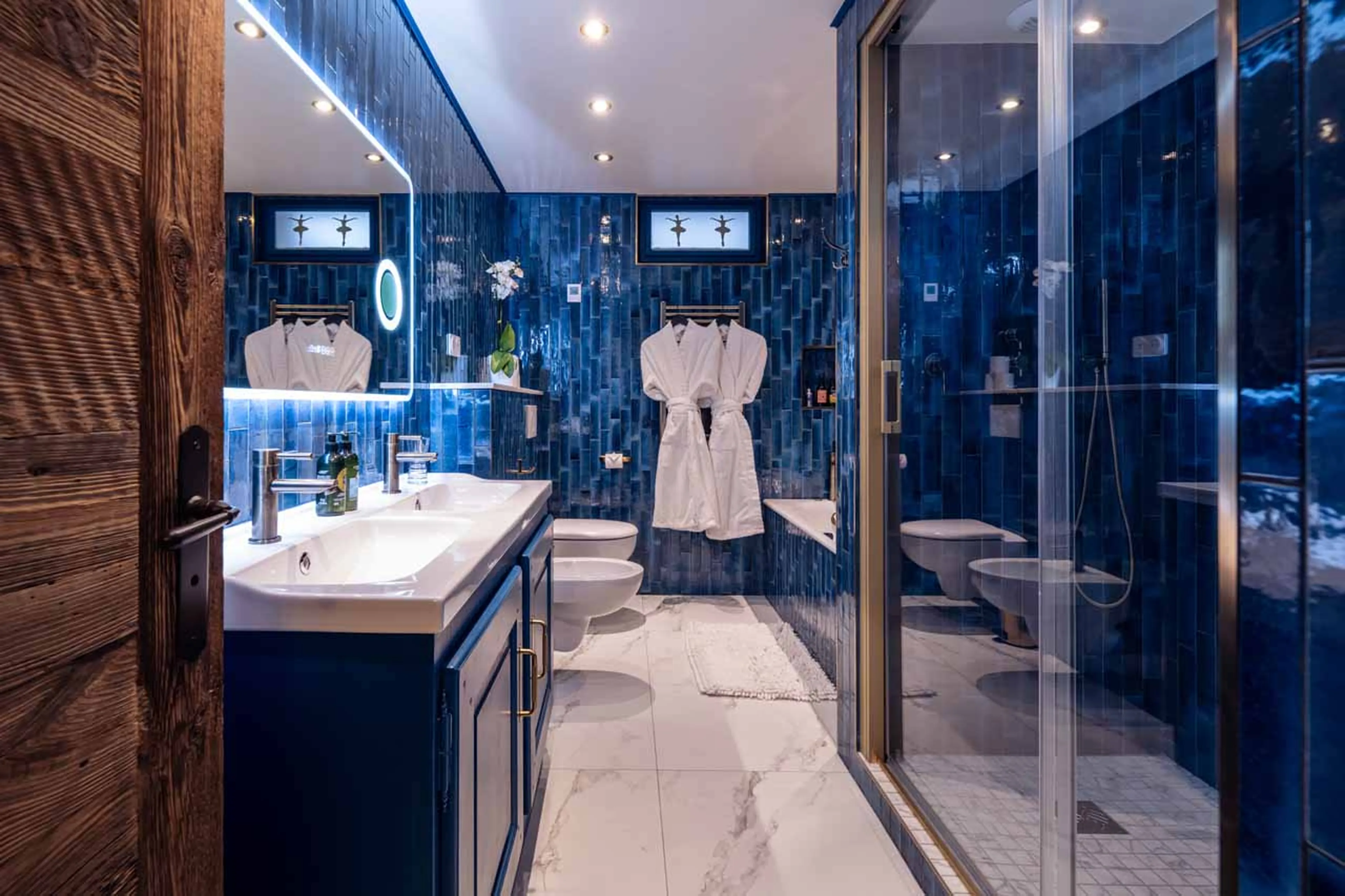 Bedroom 2 en-suite at Chalet Iona in Meribel