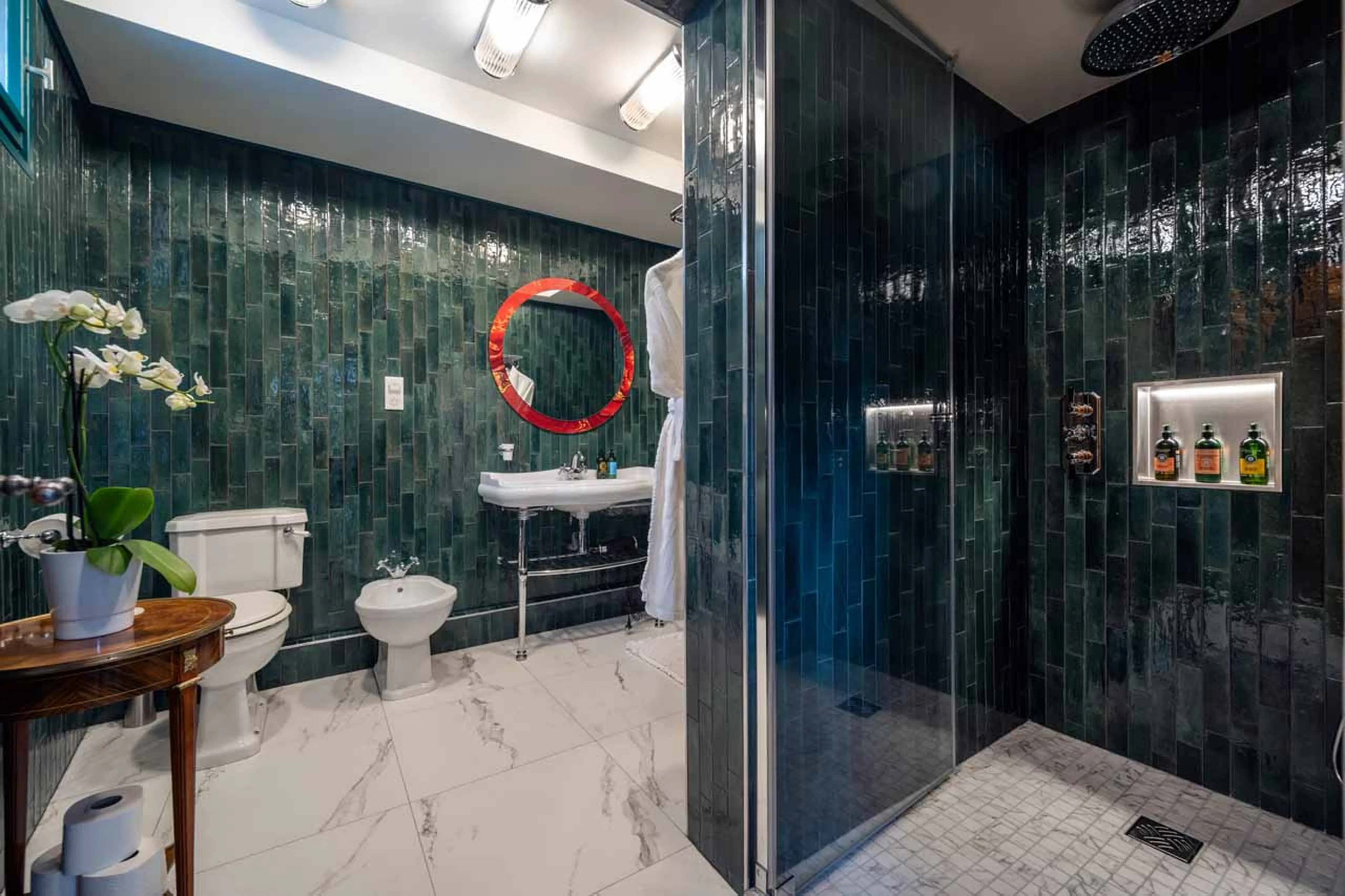 Bedroom 3 en-suite at Chalet Iona in Meribel