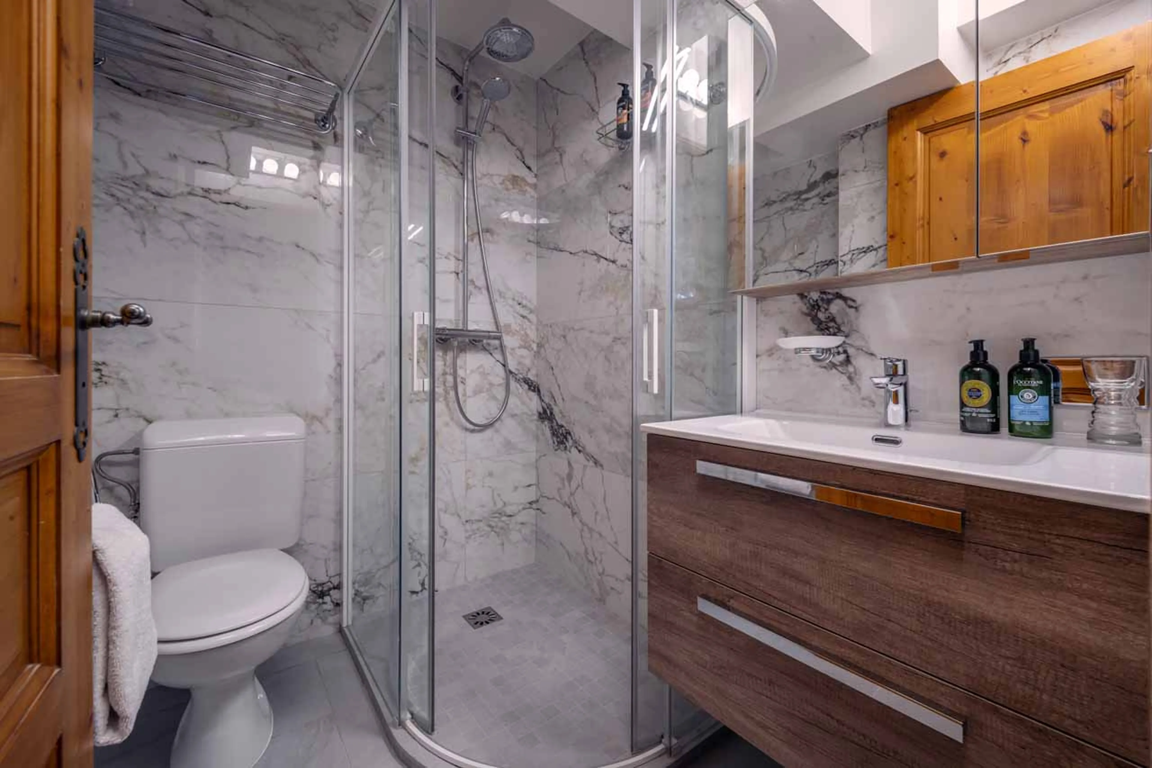 Bedroom 4 en-suite at Chalet Iona in Meribel