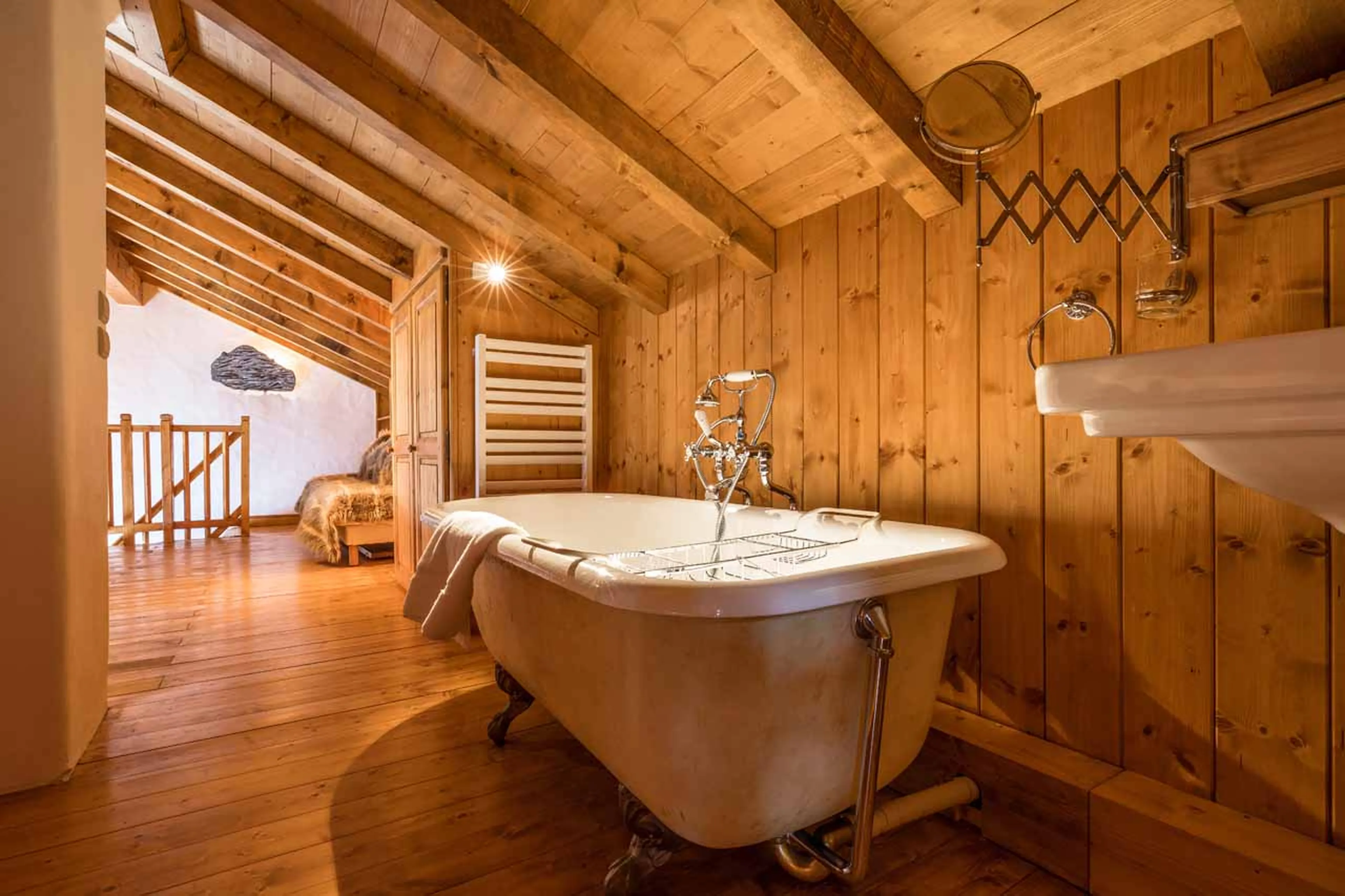 India bathroom at Chalet Iona in Meribel