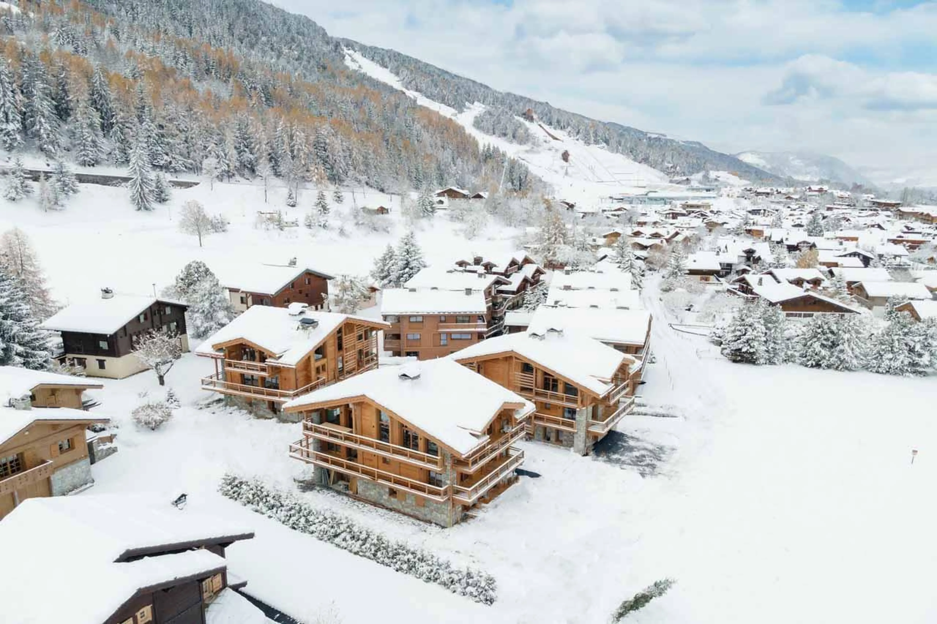Exterior of Chalet Irbis, Courchevel Le Praz and surrounding chalets
